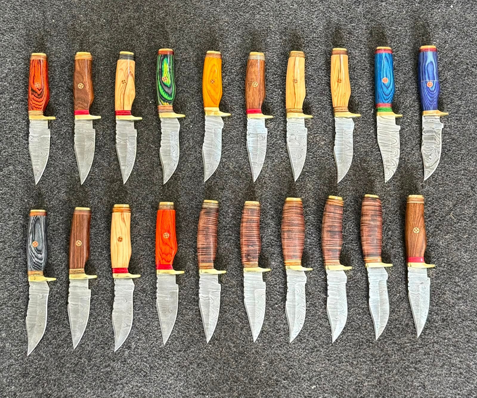 WHOLESALE LOT OF 20 CUSTOM HANDMADE DAMASCUS STEEL 8″ HUTING KNIVES WITH SHEATH