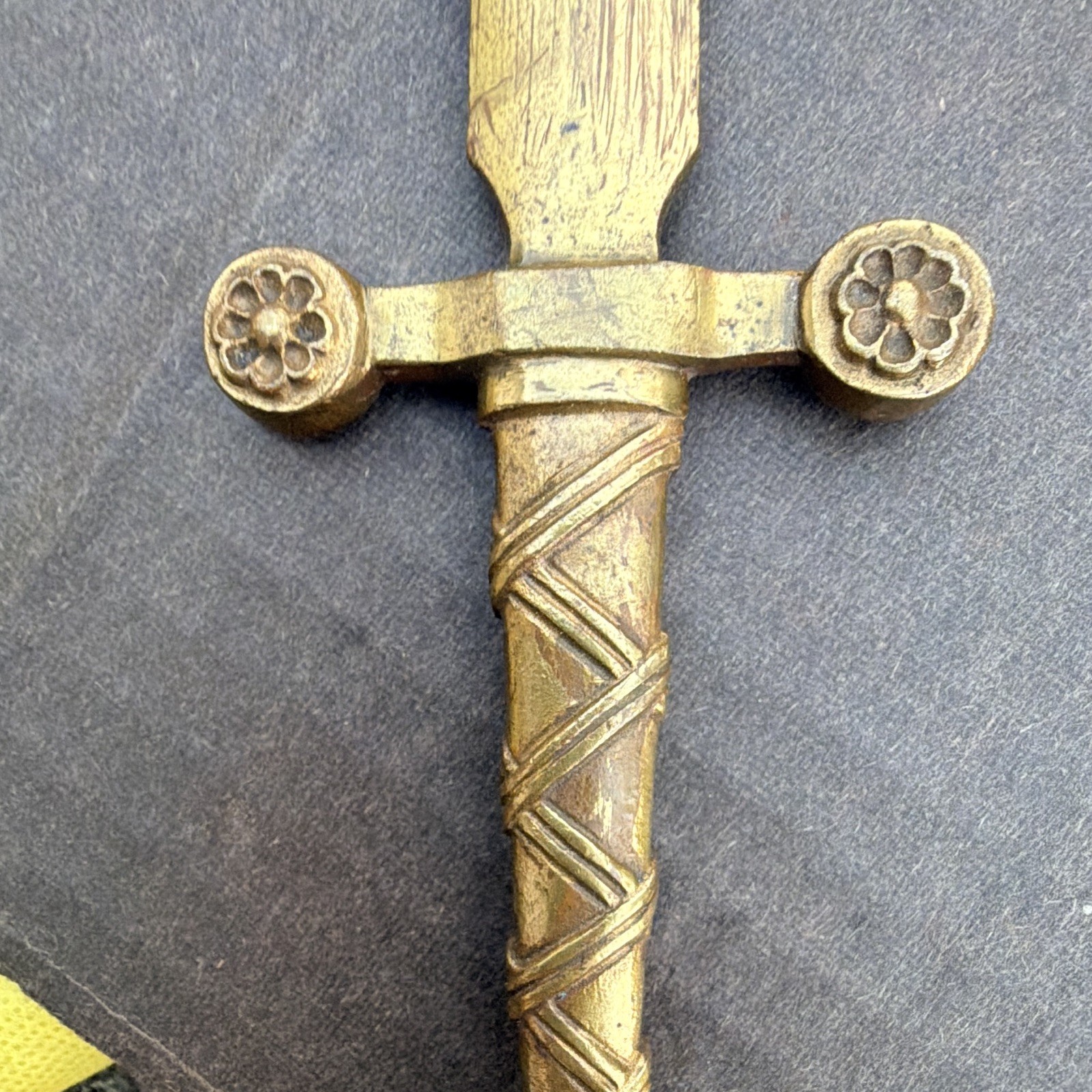 11 inch Gold Tone Decorative Dagger with Crossguard, Double-Edge, Ambidextrous