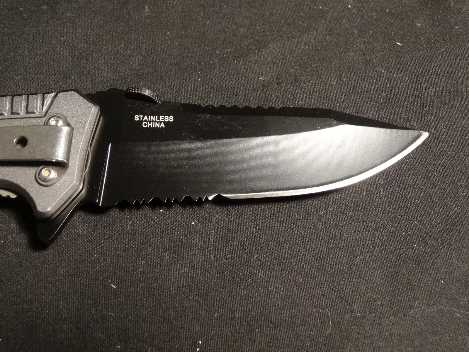 United States Air Force YC-501AF Tactical Folding Knife With Dog Tag