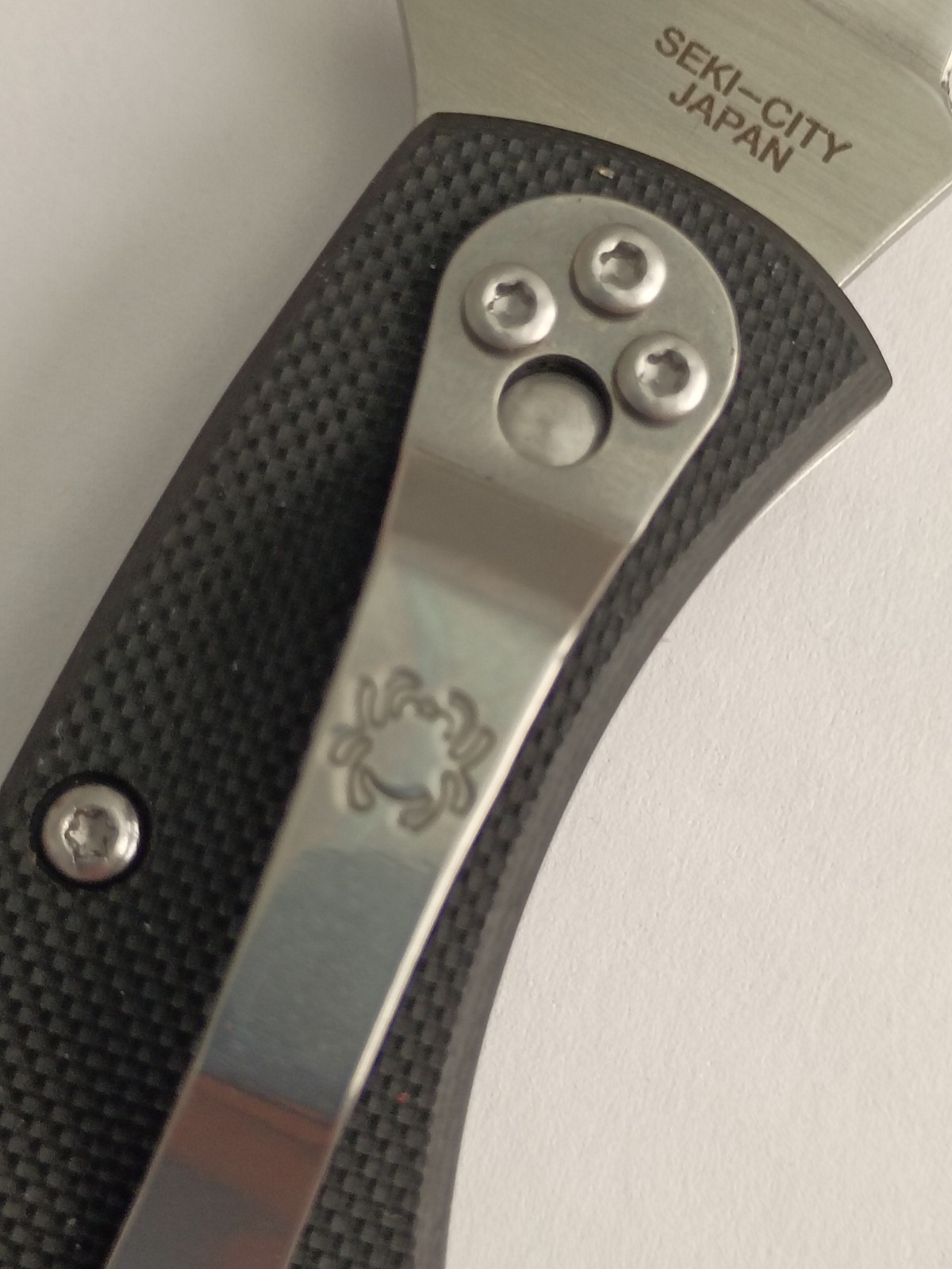Spyderco Police Pocketknife VG-10 Blade G10 Handle Plain Edge Lockback Clip