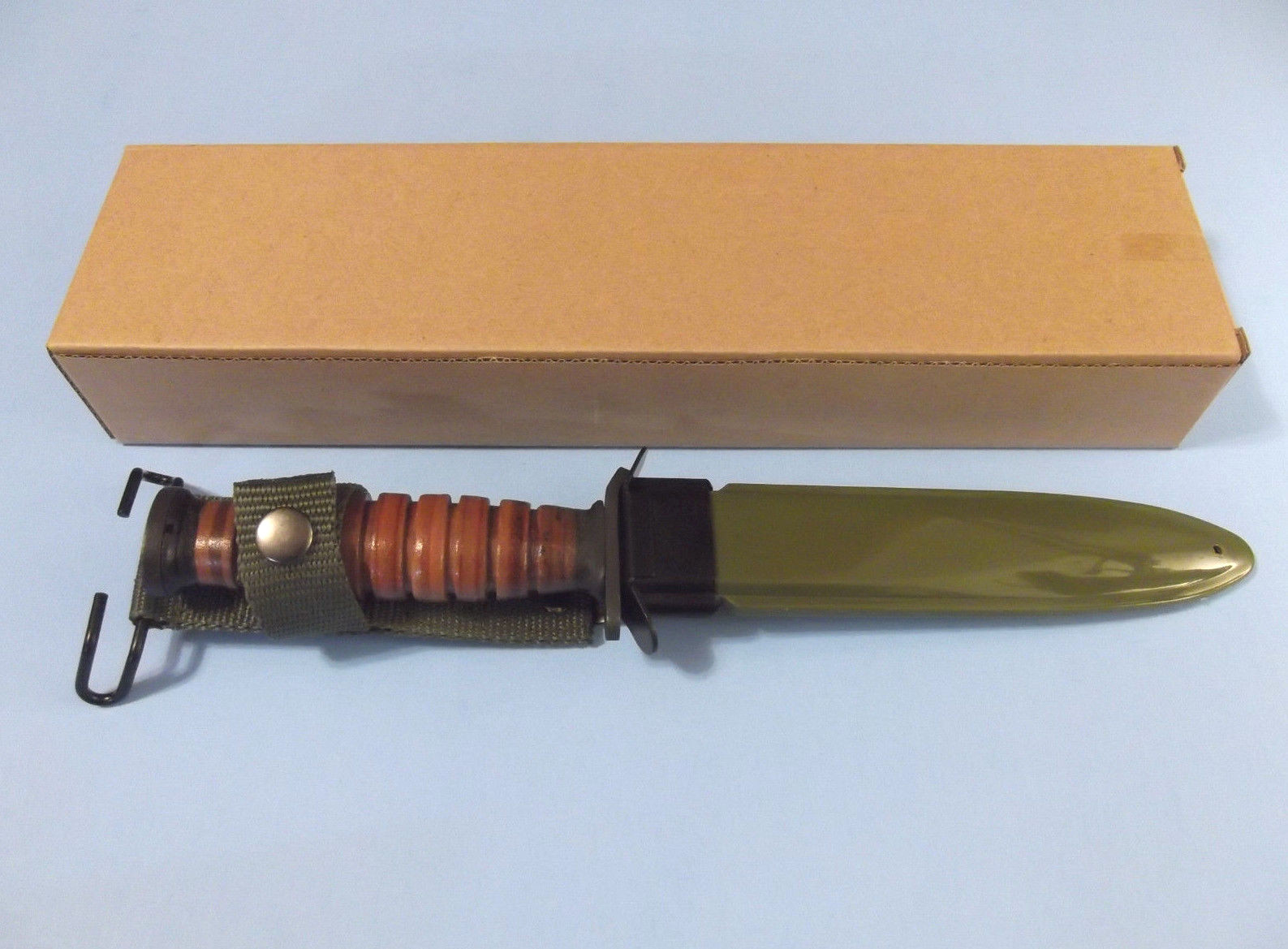 WWII M3 Trench Knife Replica 211133 Stacked Leather dagger 11 5/8″ overall NEW!
