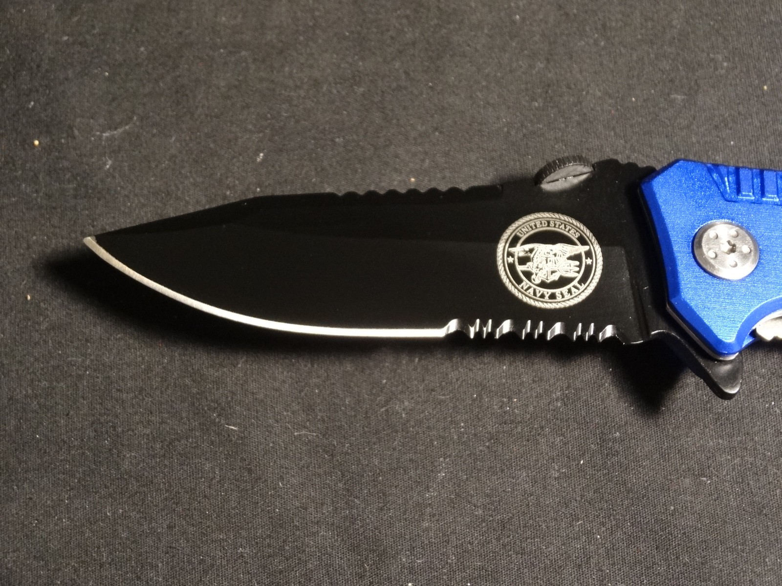 United States Navy Seal YC-501N Tactical Folding Knife With Dog Tag
