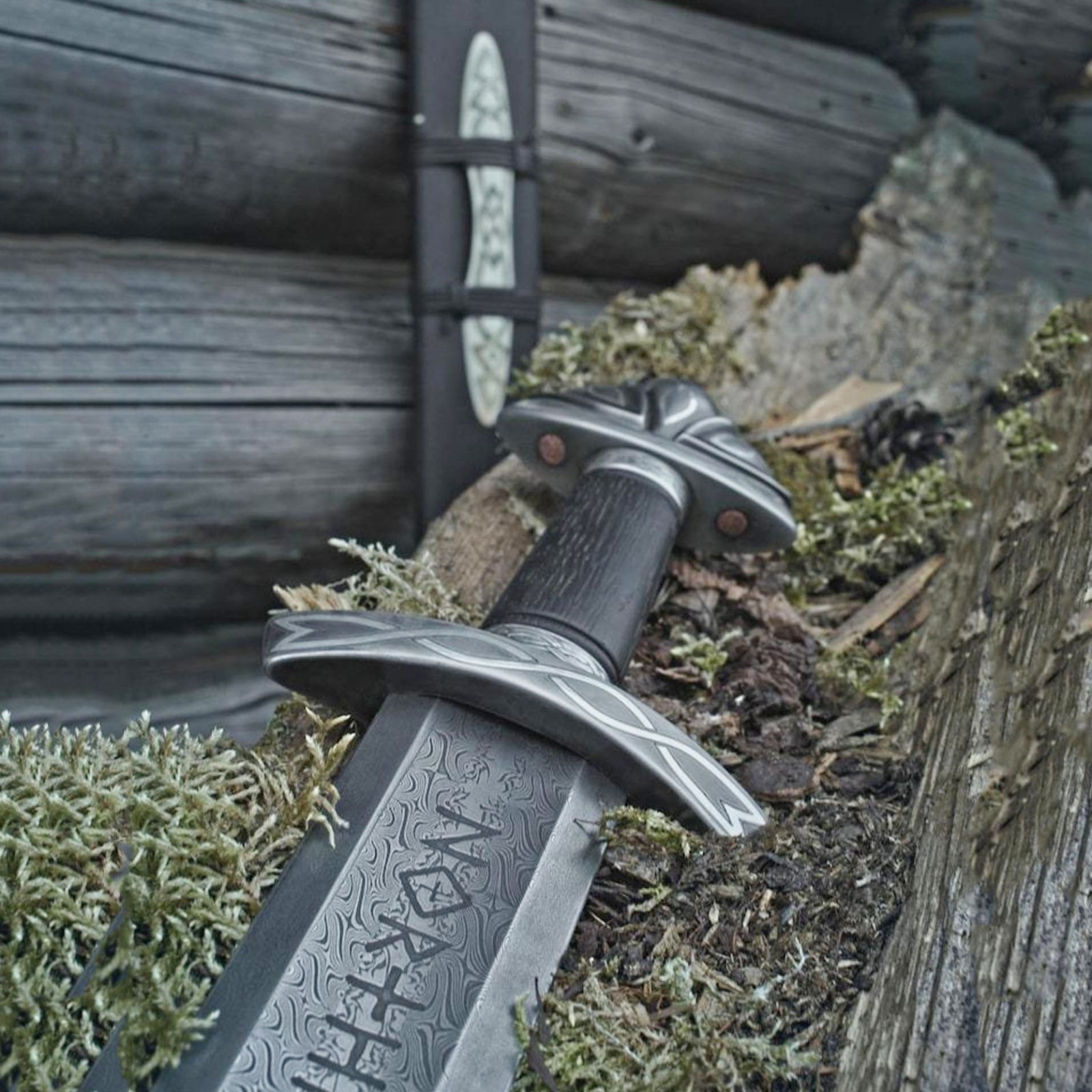 Handmade Damascus Steel Northman Viking Sword W/Scabbard Long Roman Sword