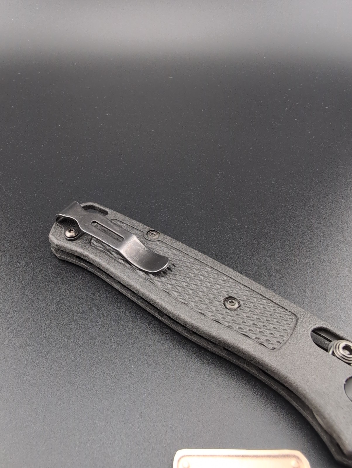 Benchmade – 535BK Bugout S30V Black Plain Blade Black Handles – BS-152