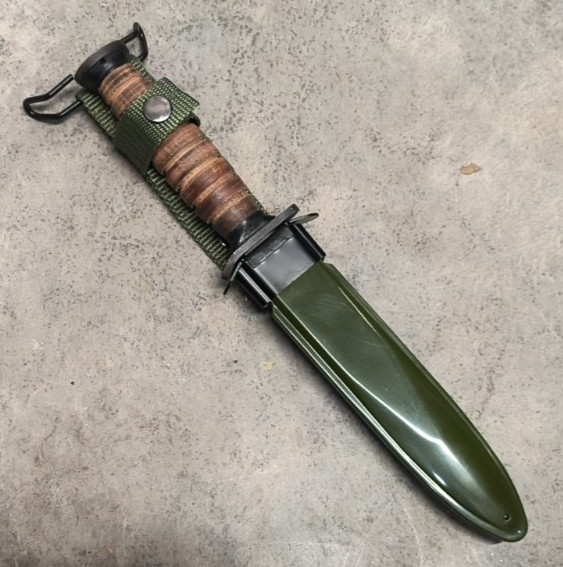 Vintage Knife/Bayonet M7 USA w/ Scabbard M8A1 Genuine Military Issue Tactical