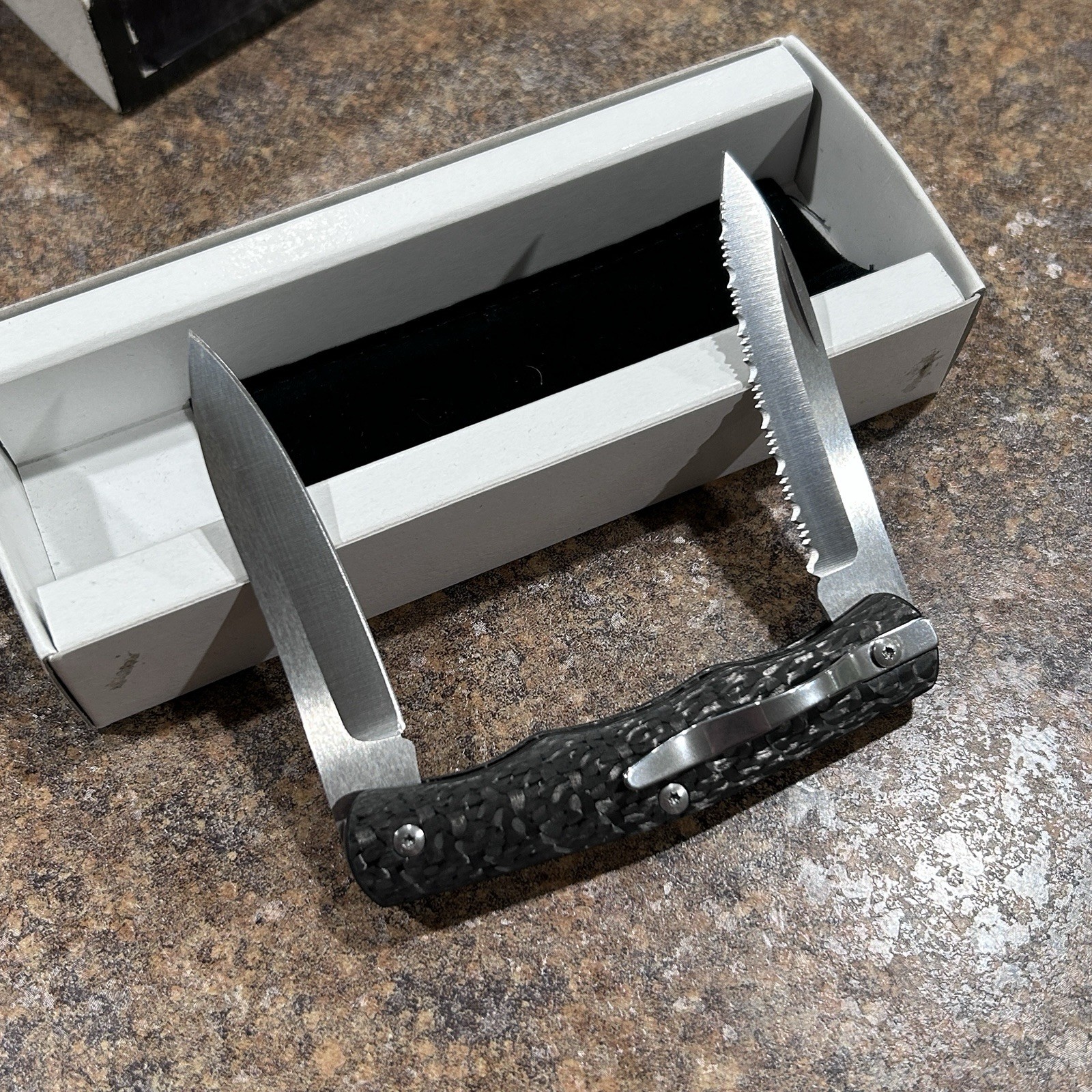 Cold Steel Lucky 2 Blade Pen Knife 3.25″ Closed, CPM-S35VN Carbon Fiber Serrated