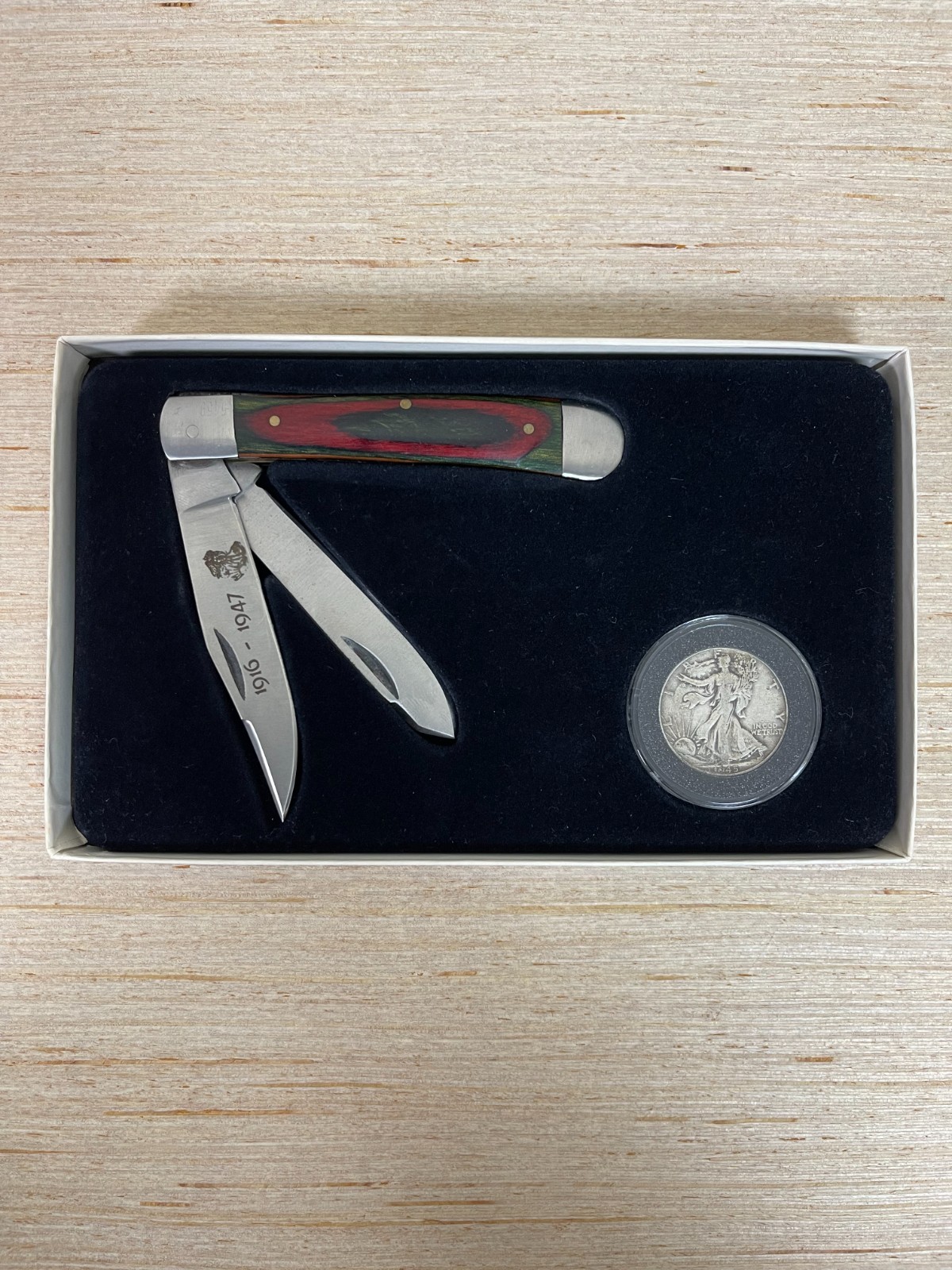 1945 Walking Liberty Half Dollar 90 % Silver Cherokee Pocket Knife Box Set