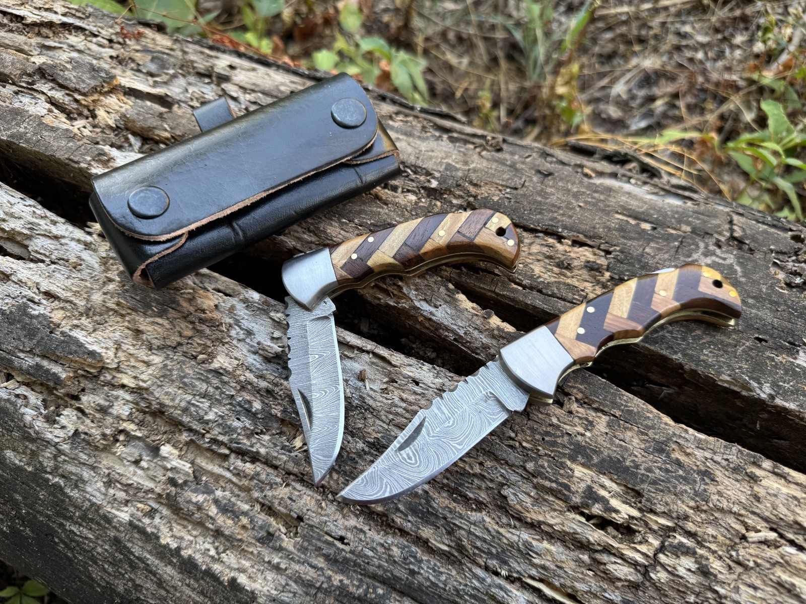 Pocket Knife Folding Survival Hunting Knives Damascus Steel Wood Handle