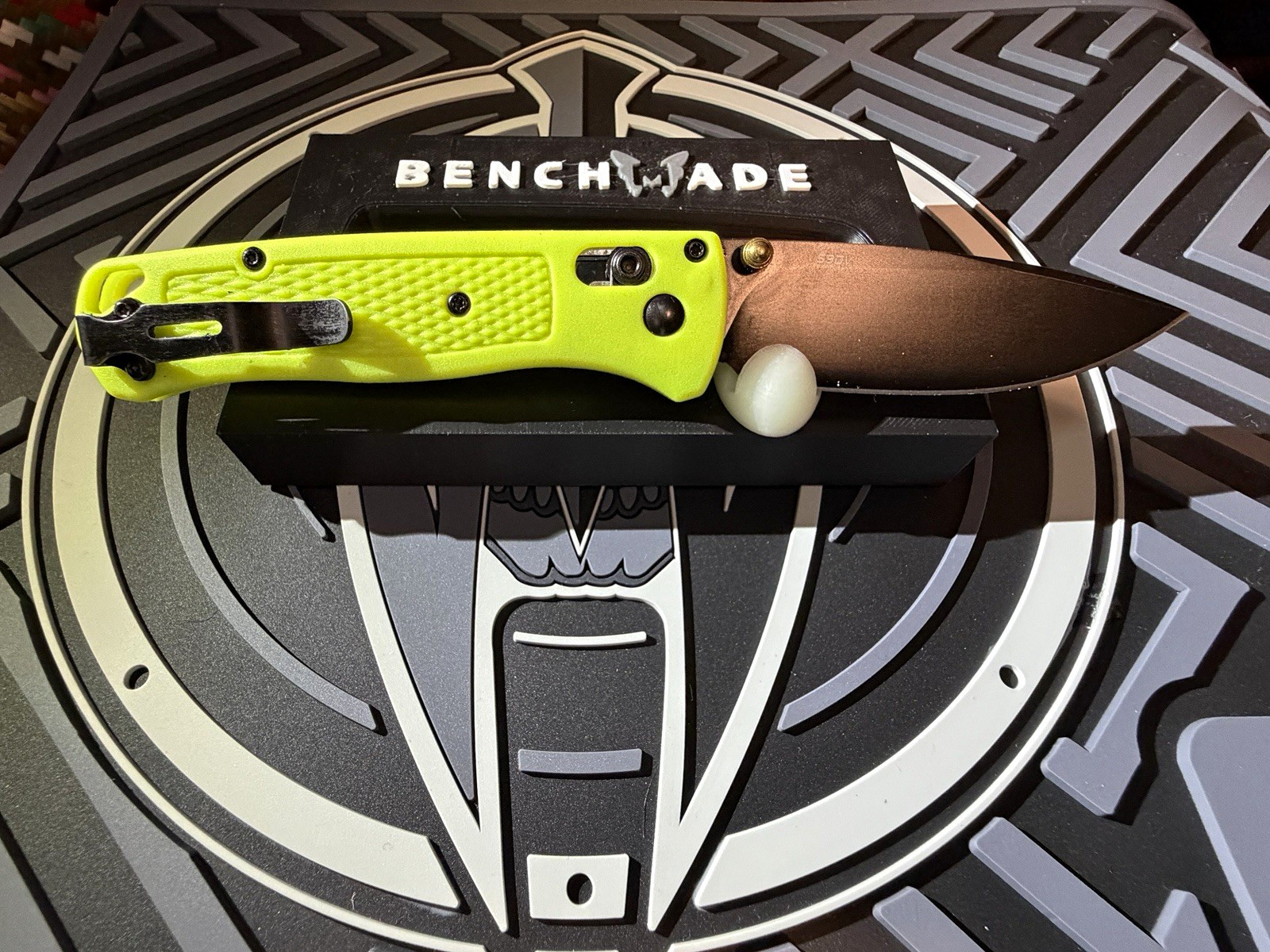 BENCHMADE 535 BUGOUT NEON Pocketknife Stainless Drop Point Plain Manual Axis