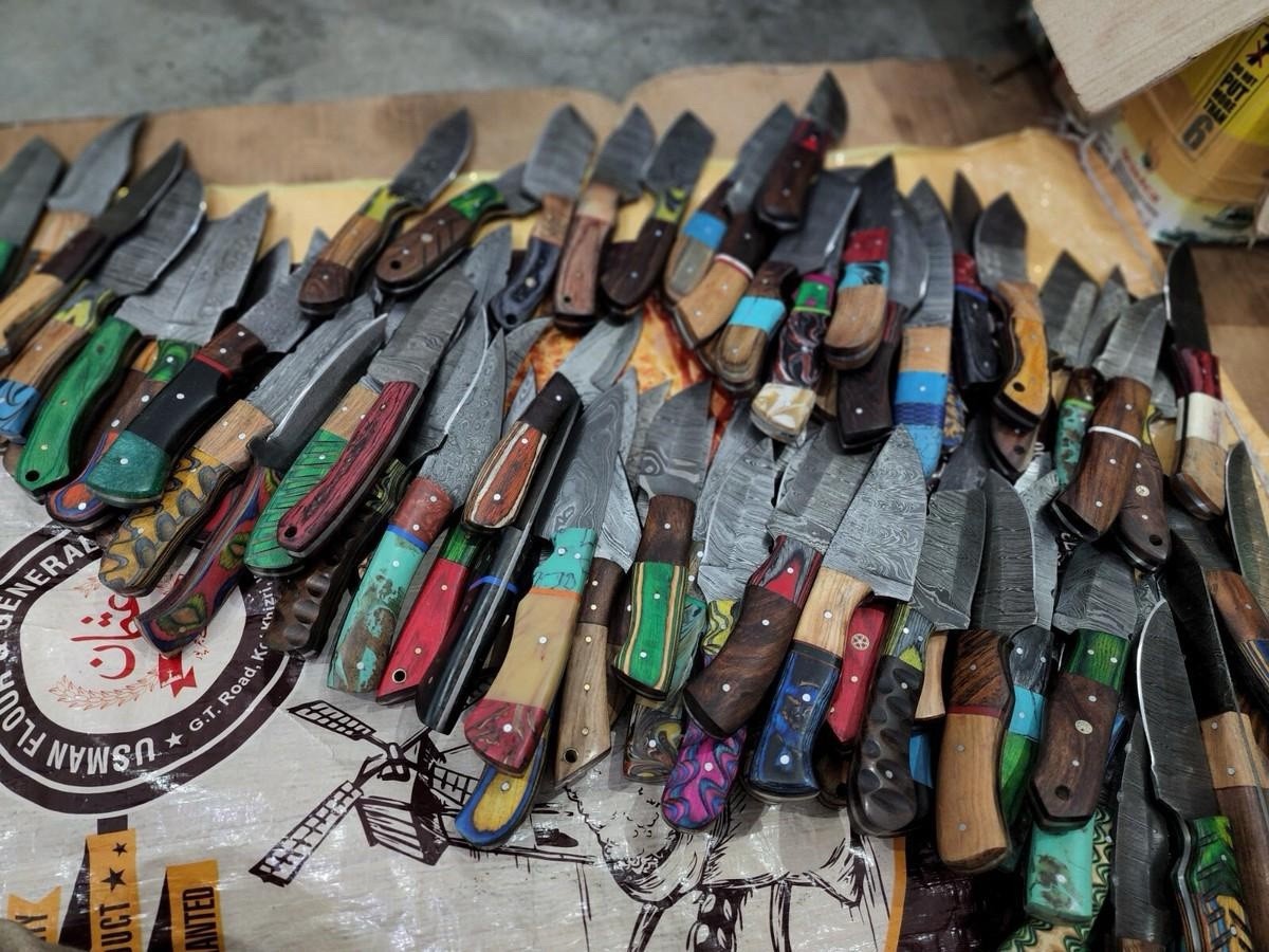 Lot of 50 Pcs 8» Full Tang Knives Hand Forged Damascus Steel W/Sheath From USA.
