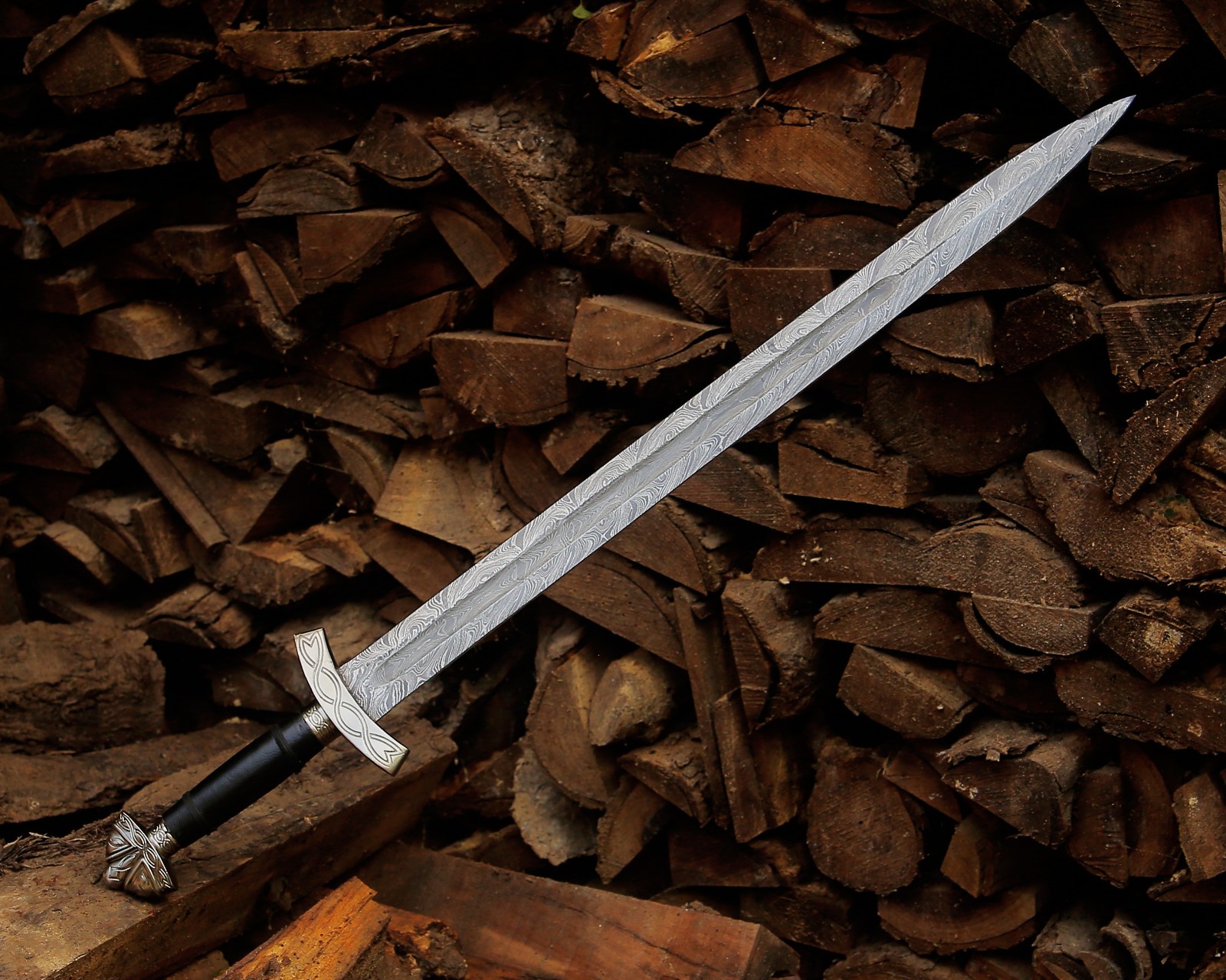 Hand Forged Damascus Steel Medieval Sword Viking Style with Scabbard collectible