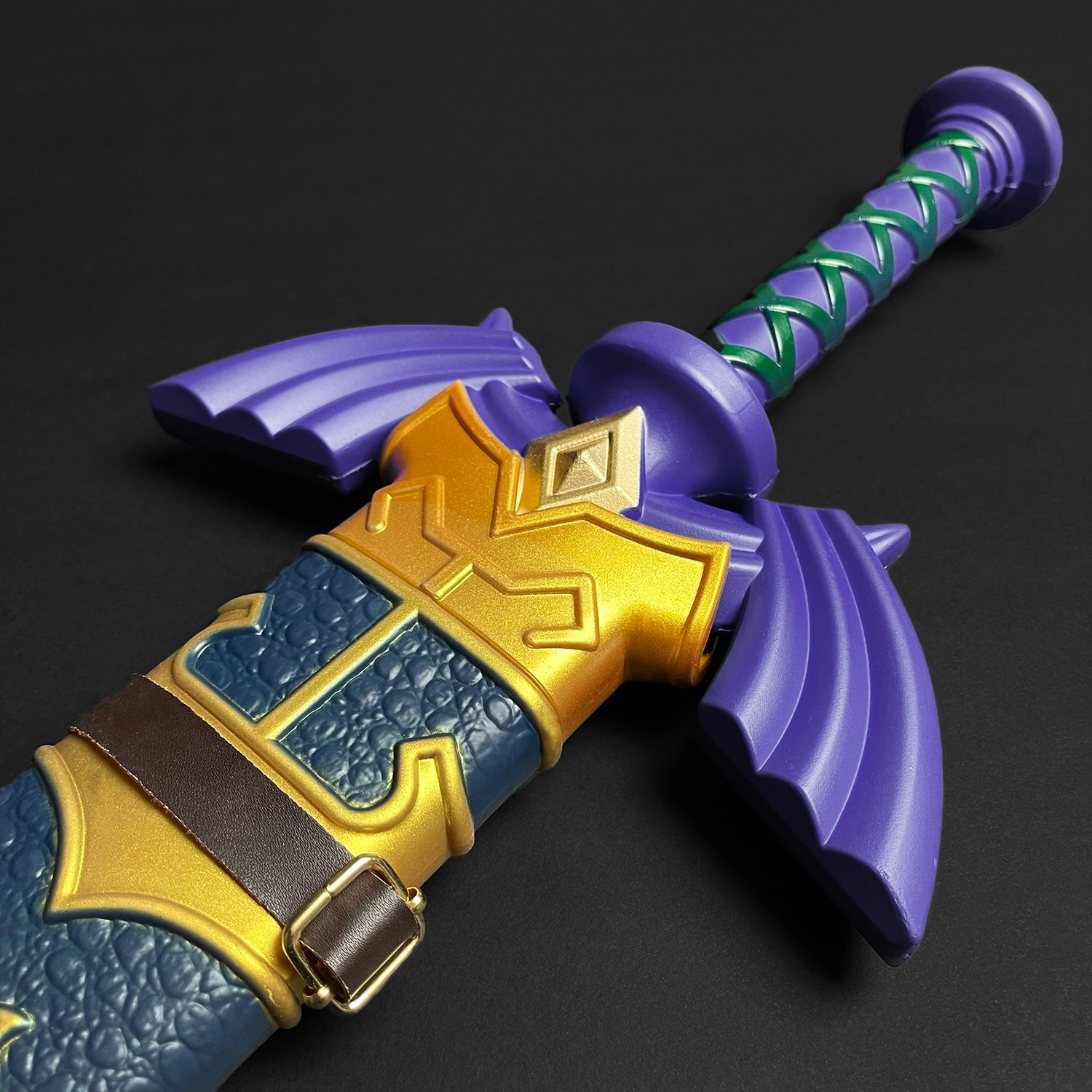 37″ Link’s Foam Master Sword with Plastic Scabbard for Cosplay