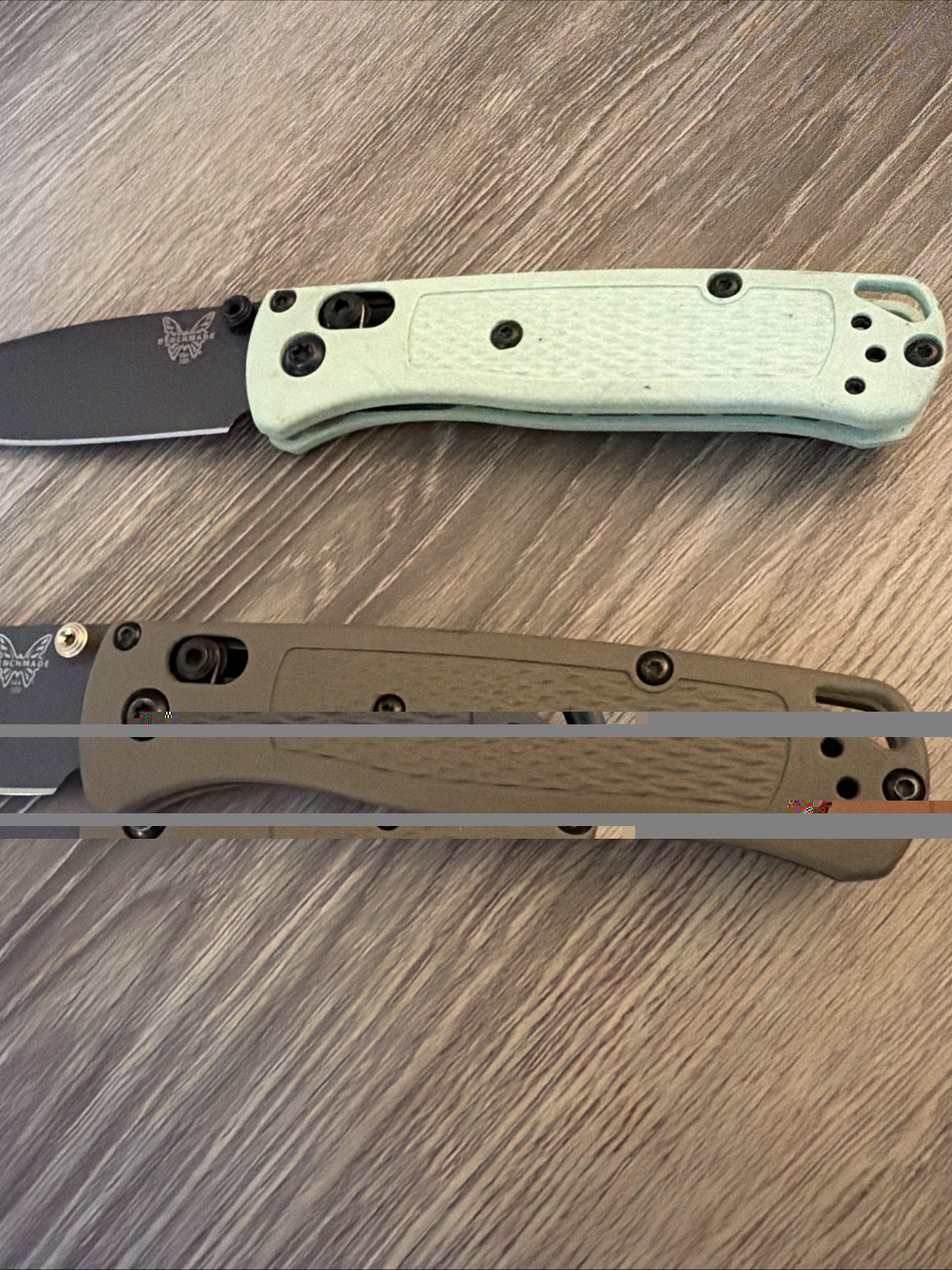 Set Of 2 Benchmade knives-533 Mini Bugout Sea Foam/535 Bugout Ranger Green
