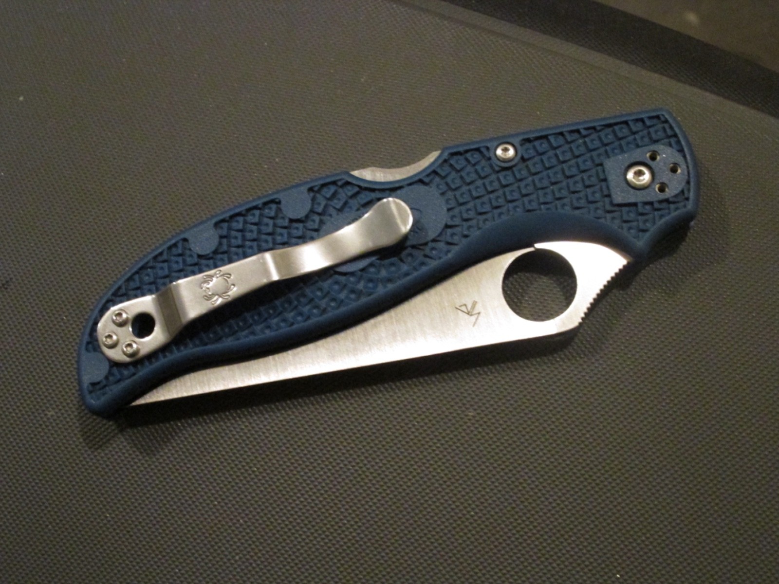 SPYDERCO Stretch 2 XL, Cobalt Blue FRN SPY27 Blade