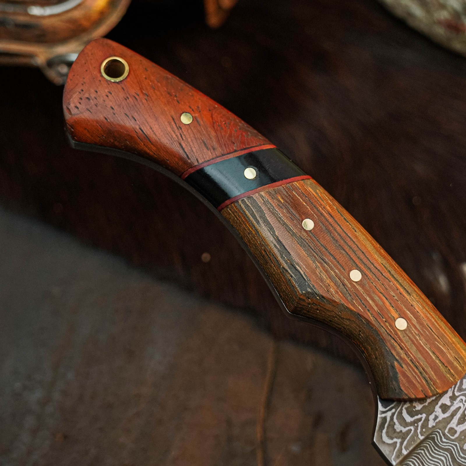 7.7″ Drop Point Skinner Knife Damascus Steel Hunting Full Tang Hybrid Handle