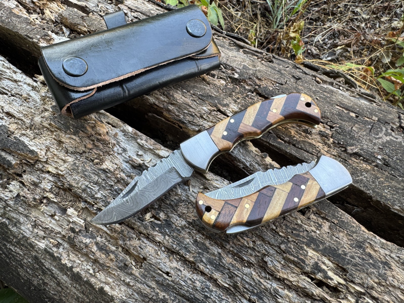 Pocket Knife Folding Survival Hunting Knives Damascus Steel Wood Handle