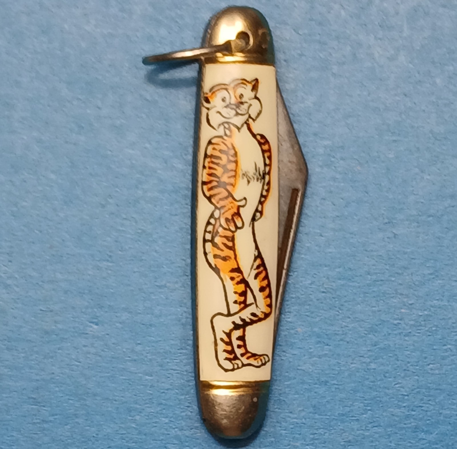 Imperial Providence RI USA. Single Blade with bail. Tiger graphic. 1954-1988.