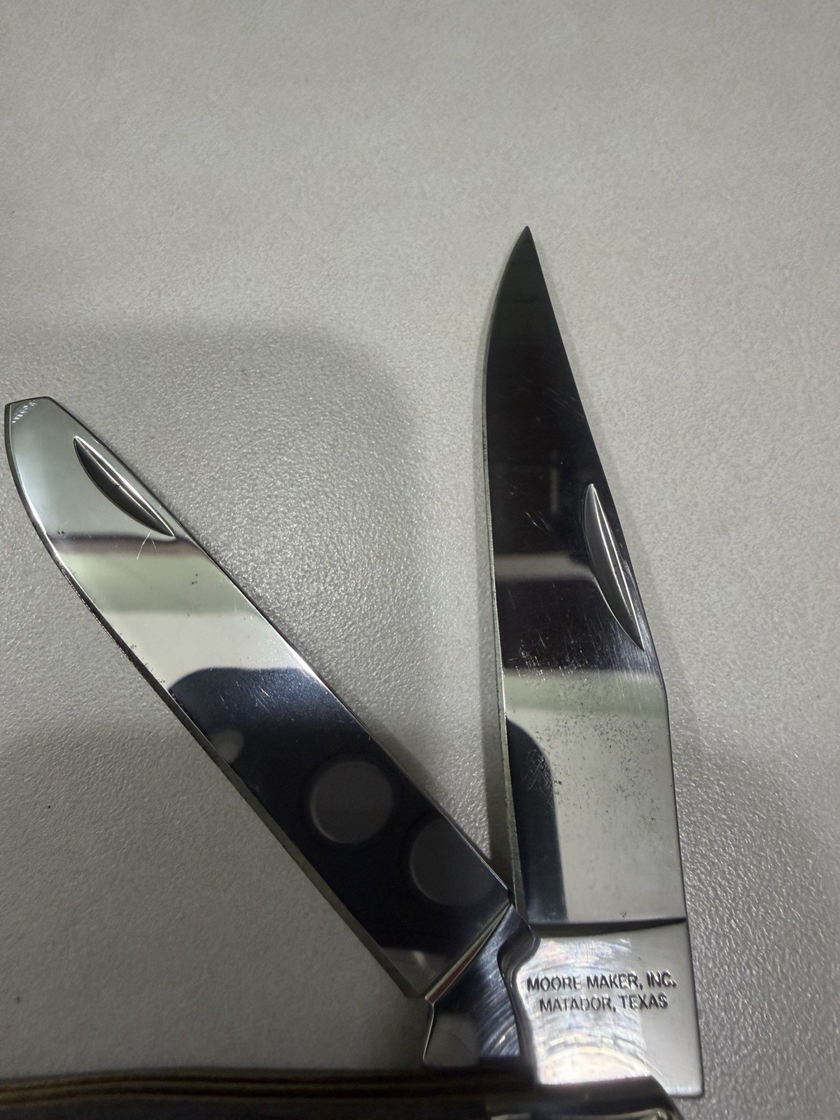 Moore Maker 5202 HAT 2023 Gray Bone Handle Trapper 2-Blade