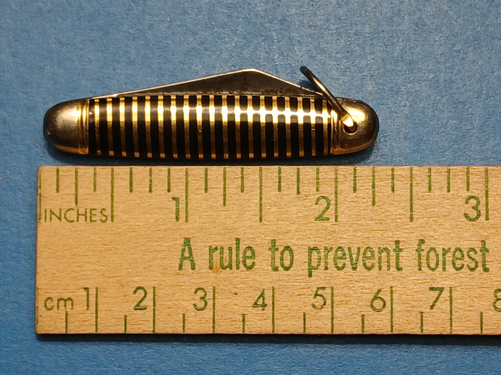 Imperial Providence RI USA. Single Blade with bail. Tiger graphic. 1954-1988.