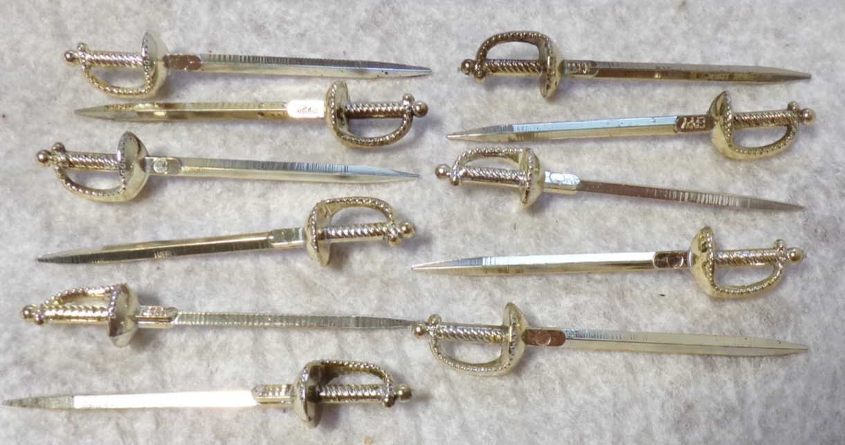 11 VINTAGE EPPY SWORD SABER RAPIER SHAPED COCKTAIL HORSDOEUVRES PLASTIC PICKS
