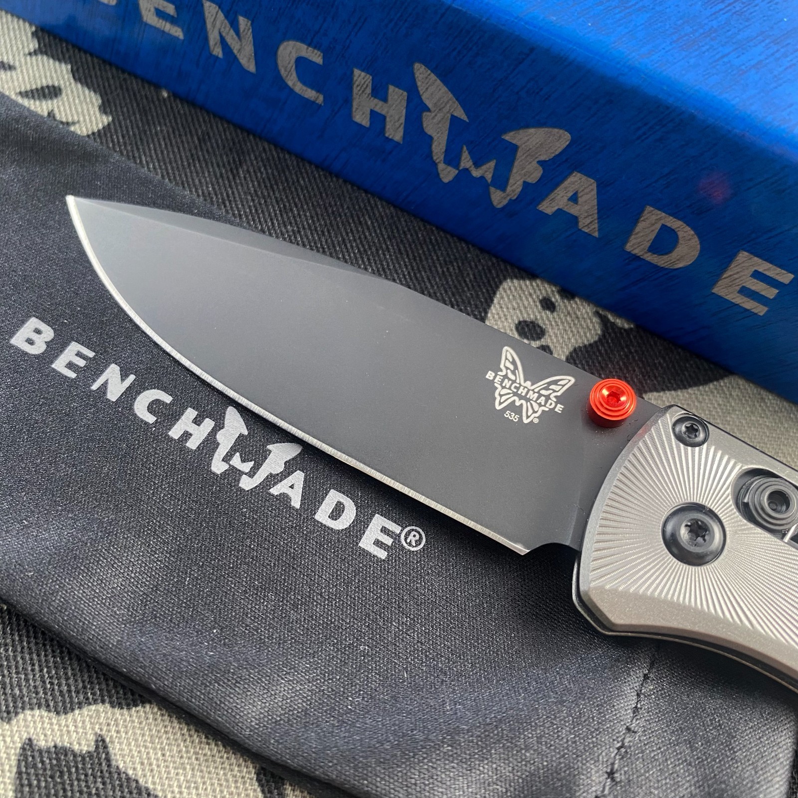Benchmade 535BK-4 Bugout Gray Aluminum Handle M390 Stainless Steel Folding Knife
