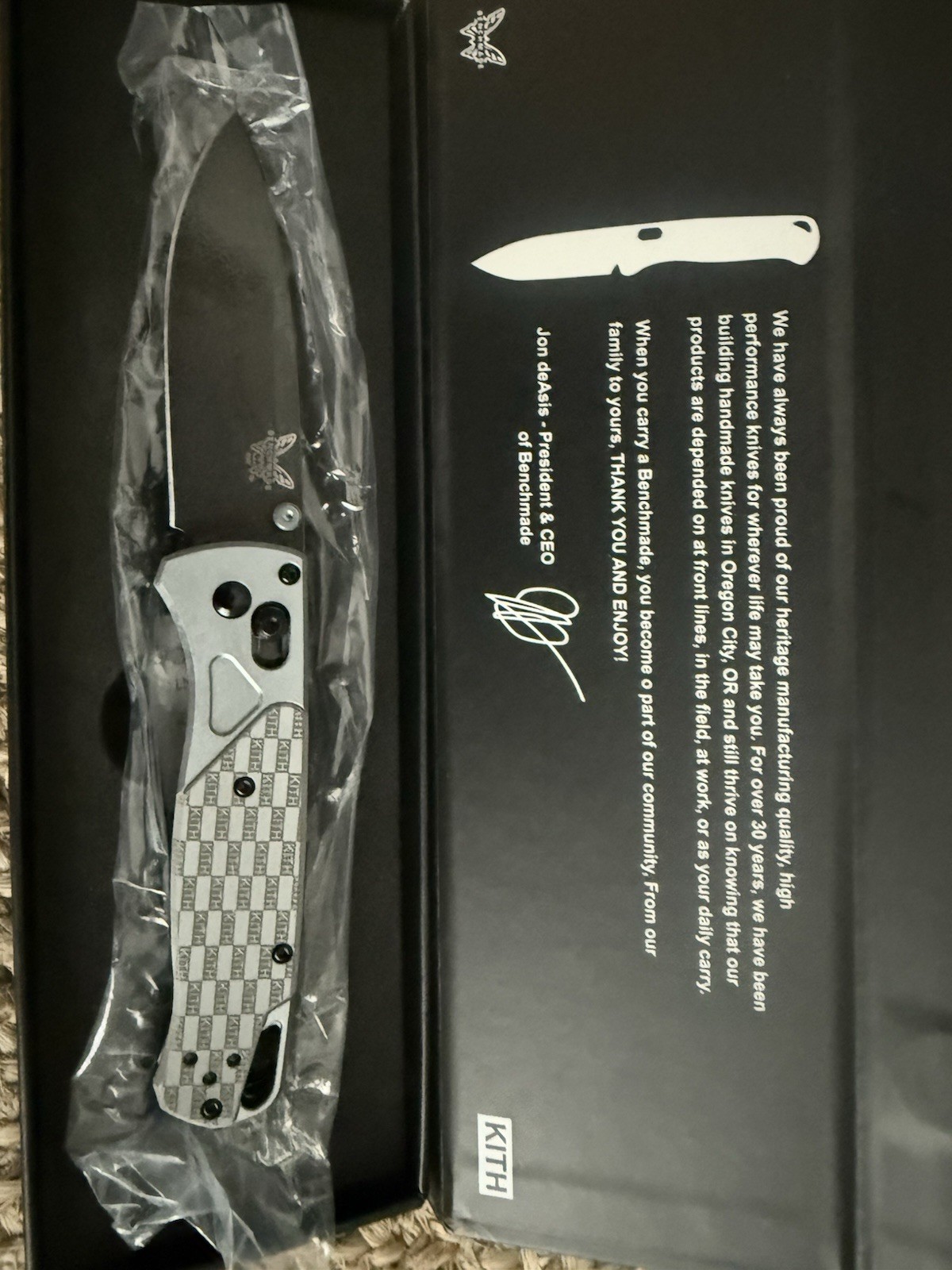 Benchmade KITH 560 Pocketknife Manual Liner Lock Drop Point Plain Silver/Black