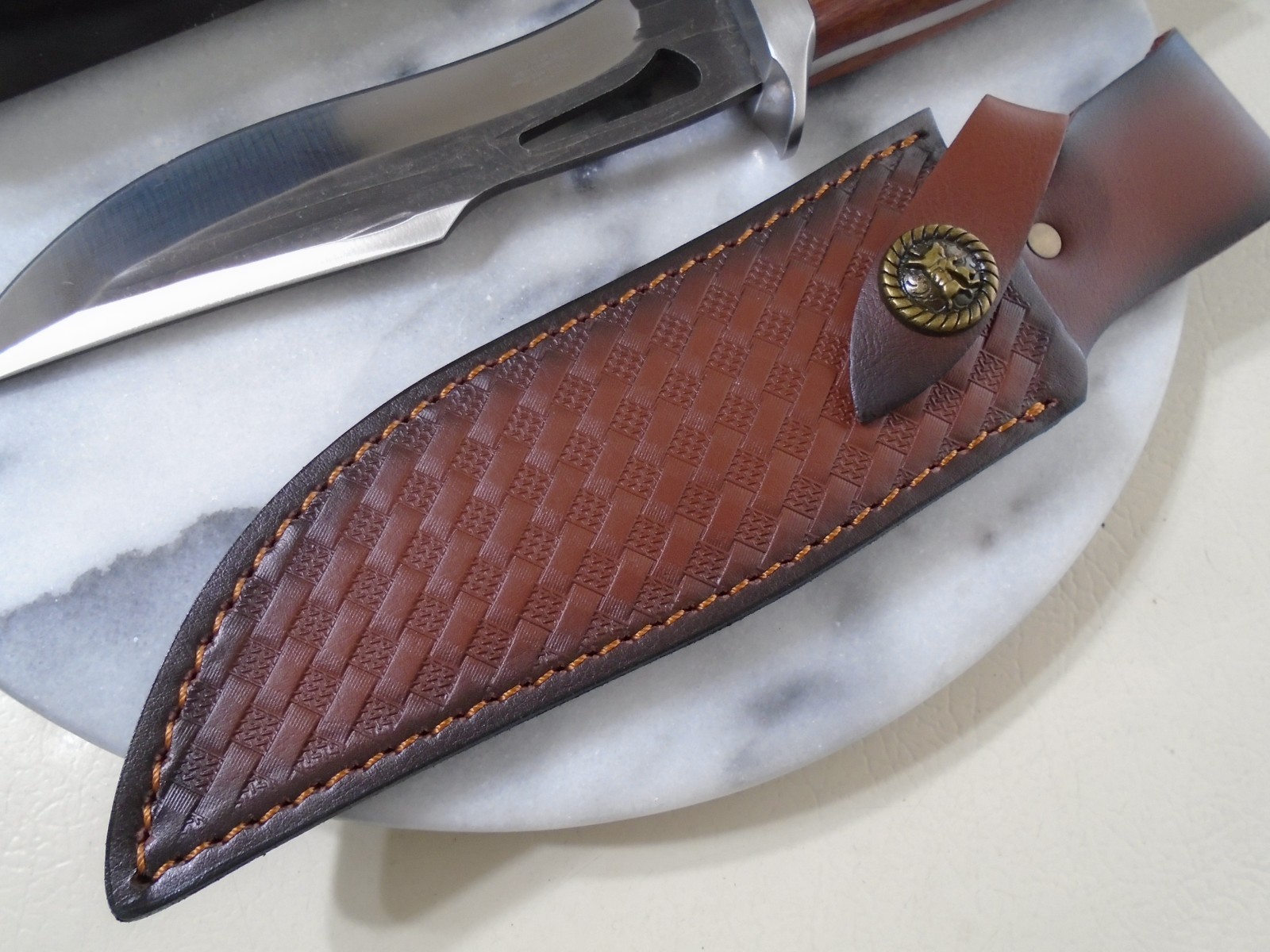 Elitedge Fancy Recurve Bowie Hunter Knife Full Tang 440C Fixed Blade Walnut Wood