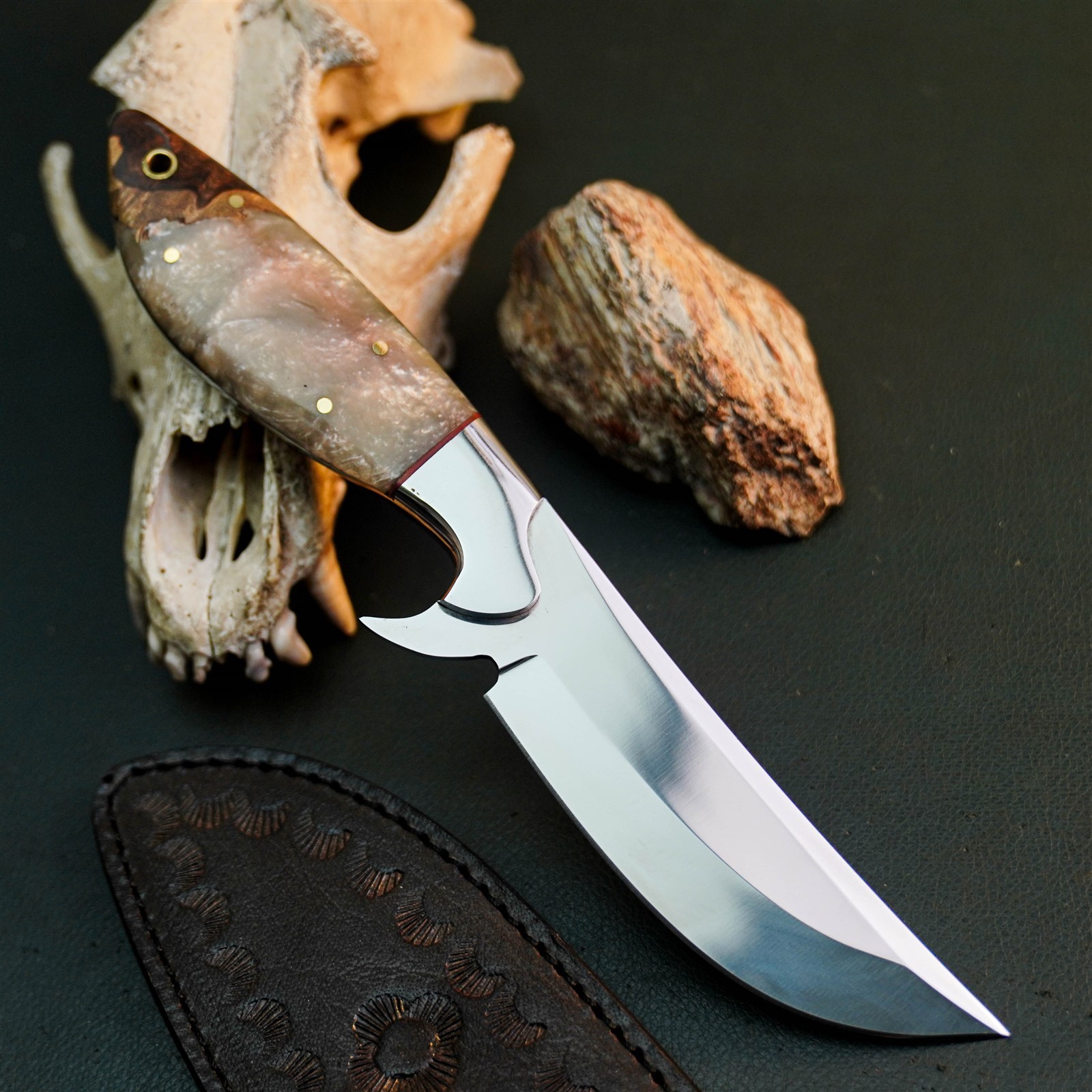 9.0″ Hunting EDC Stainless Knife Handmade Full Tang Resin Handle + Sheath