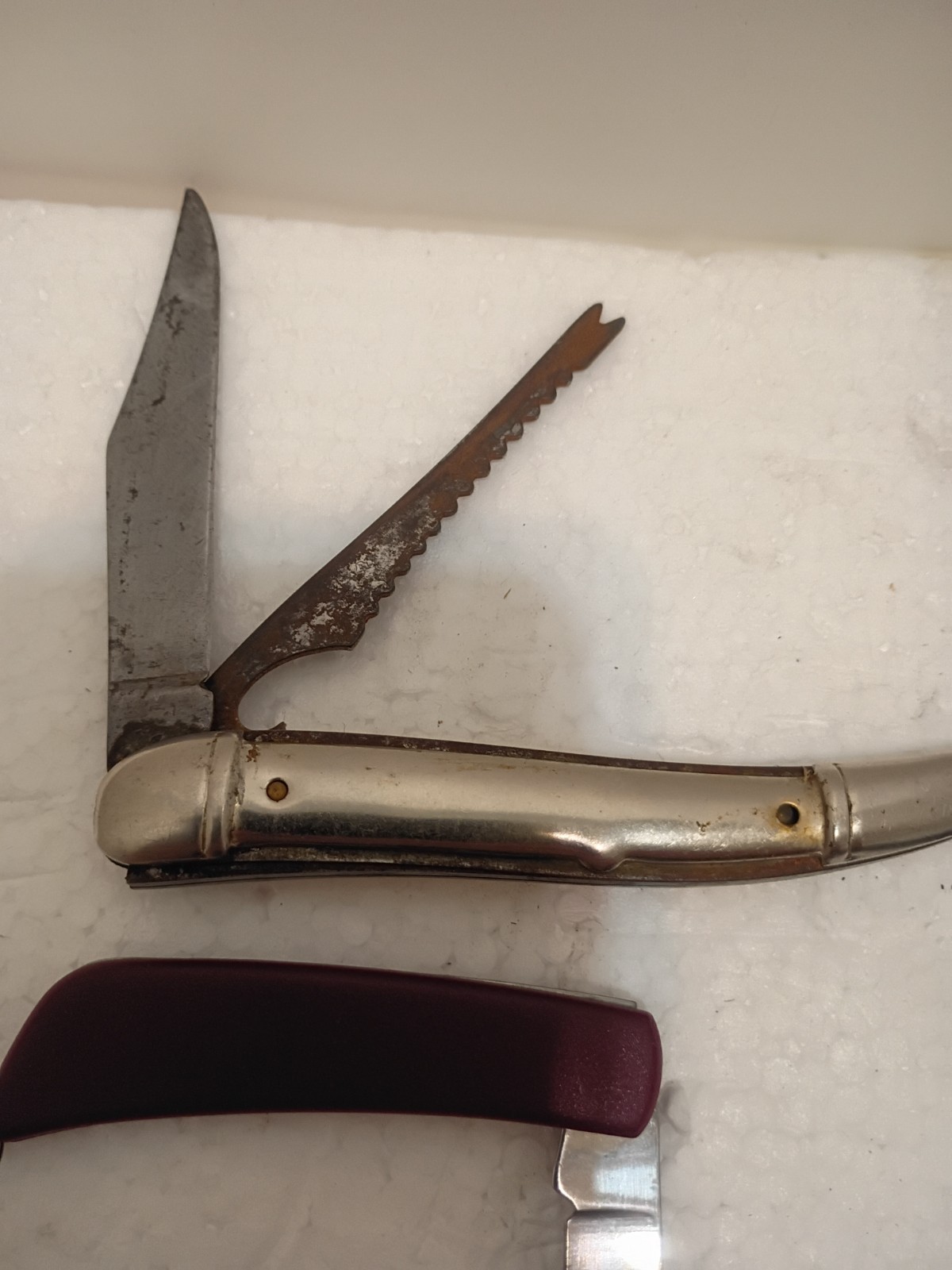 9 Vintage Knives Various Makes and Different Sizes None Perfect Condition