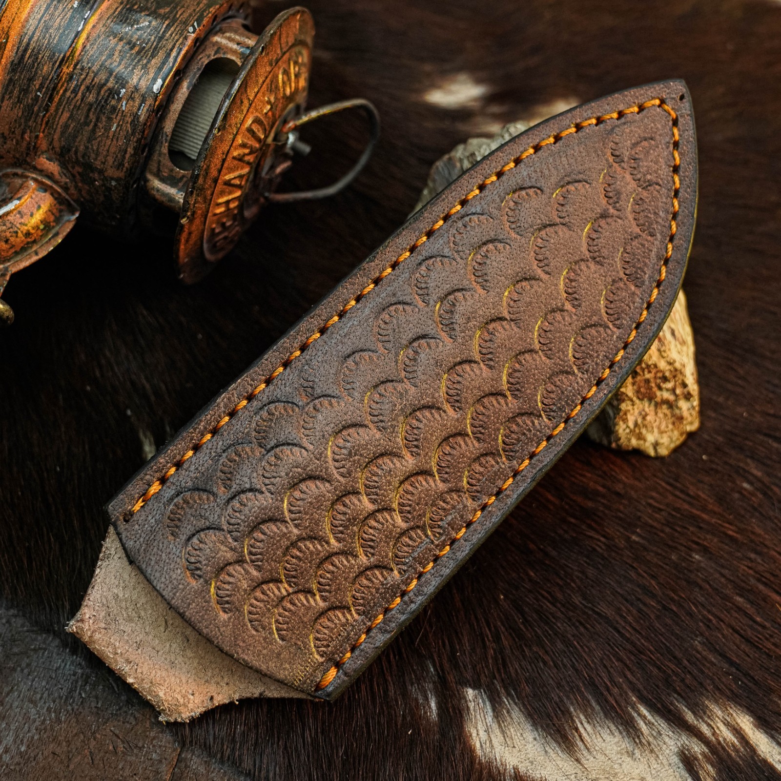 7.7″ Drop Point Skinner Knife Damascus Steel Hunting Full Tang Hybrid Handle