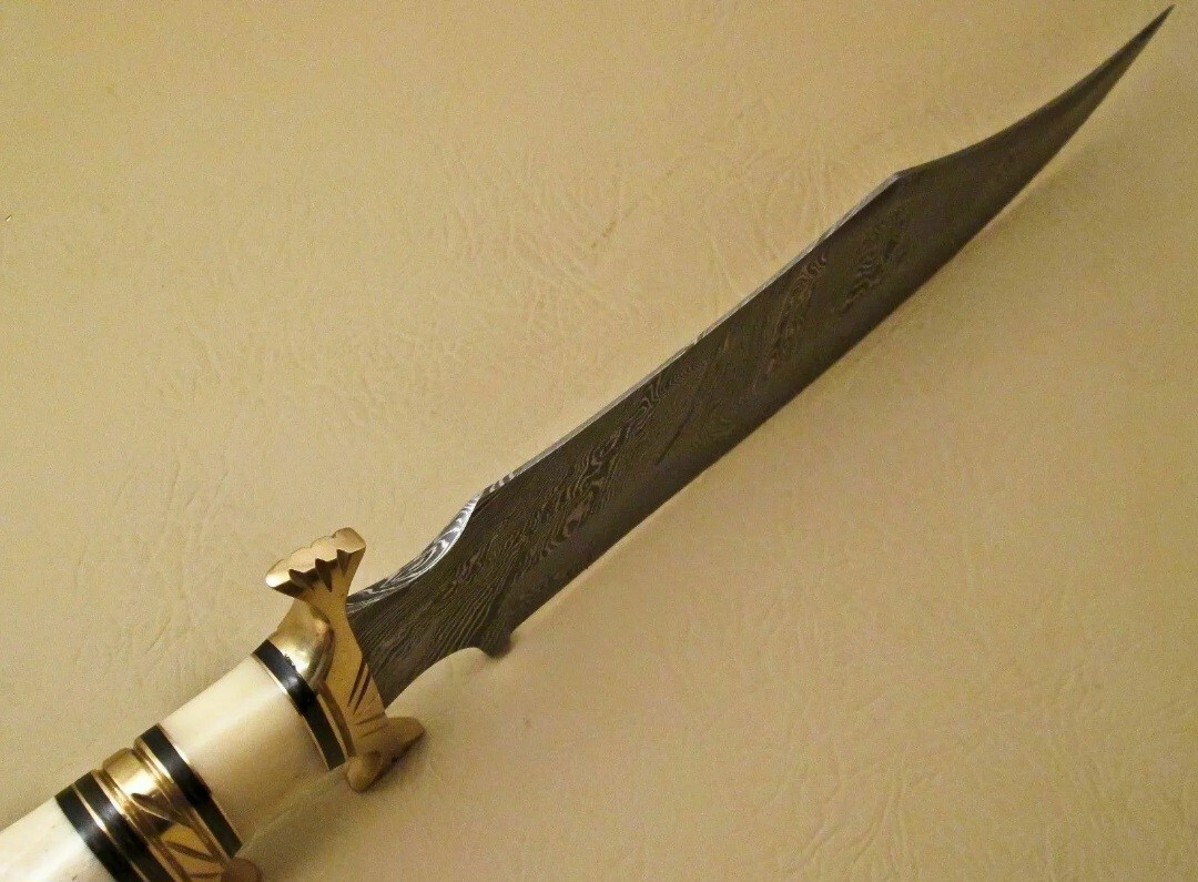 BEAUTIFUL CUSTOM HAND MADE DAMASCUS STEEL HUNTING BOWIE KNIFE HANDLE CAMEL BONE