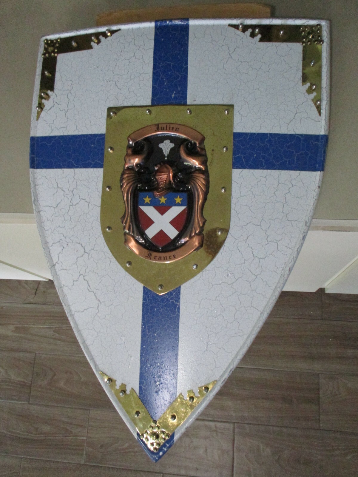 JULIEN FRANCE FIGHTING PROTECTIVE BATTLE ARMOR SHIELD COAT OF ARMS 20 X 28 »