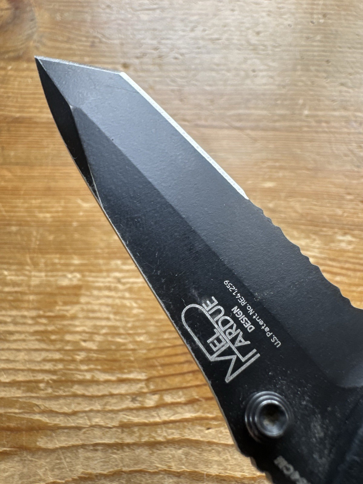 Benchmade Mini Griptilian 557 Tanto Combo Edge Black
