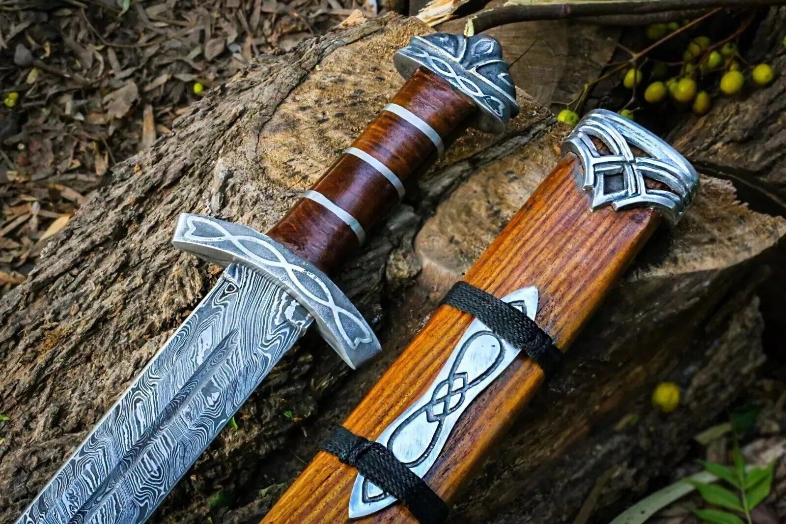 Hand Forged Damascus steel Viking Sword Sharp / Battle Ready Medieval Sword