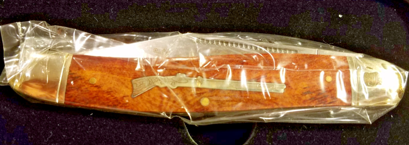 Rough Rider Long Rifle Set of Ten Knives, NEW Mint, Decorative Tins,Vintage 2008