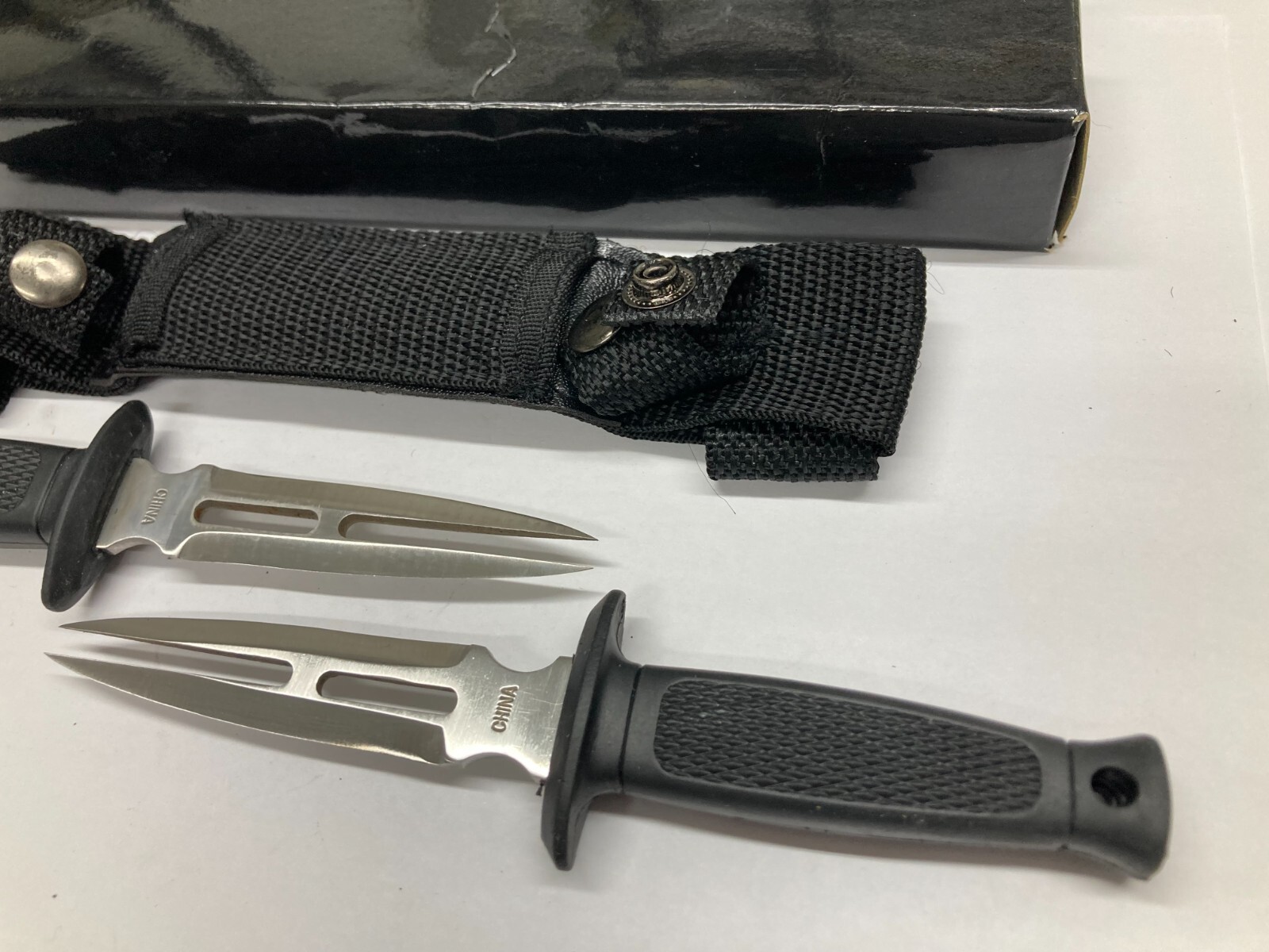 Double Knife Set w/Horizontal Belt Nylon Sheath YK-20-2
