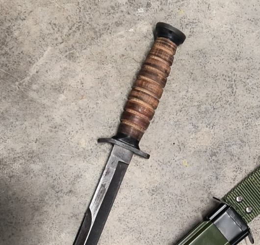 U.S. WWII M3 Fighting Trench Knife Replica + M8 Style Sheath Scabbard