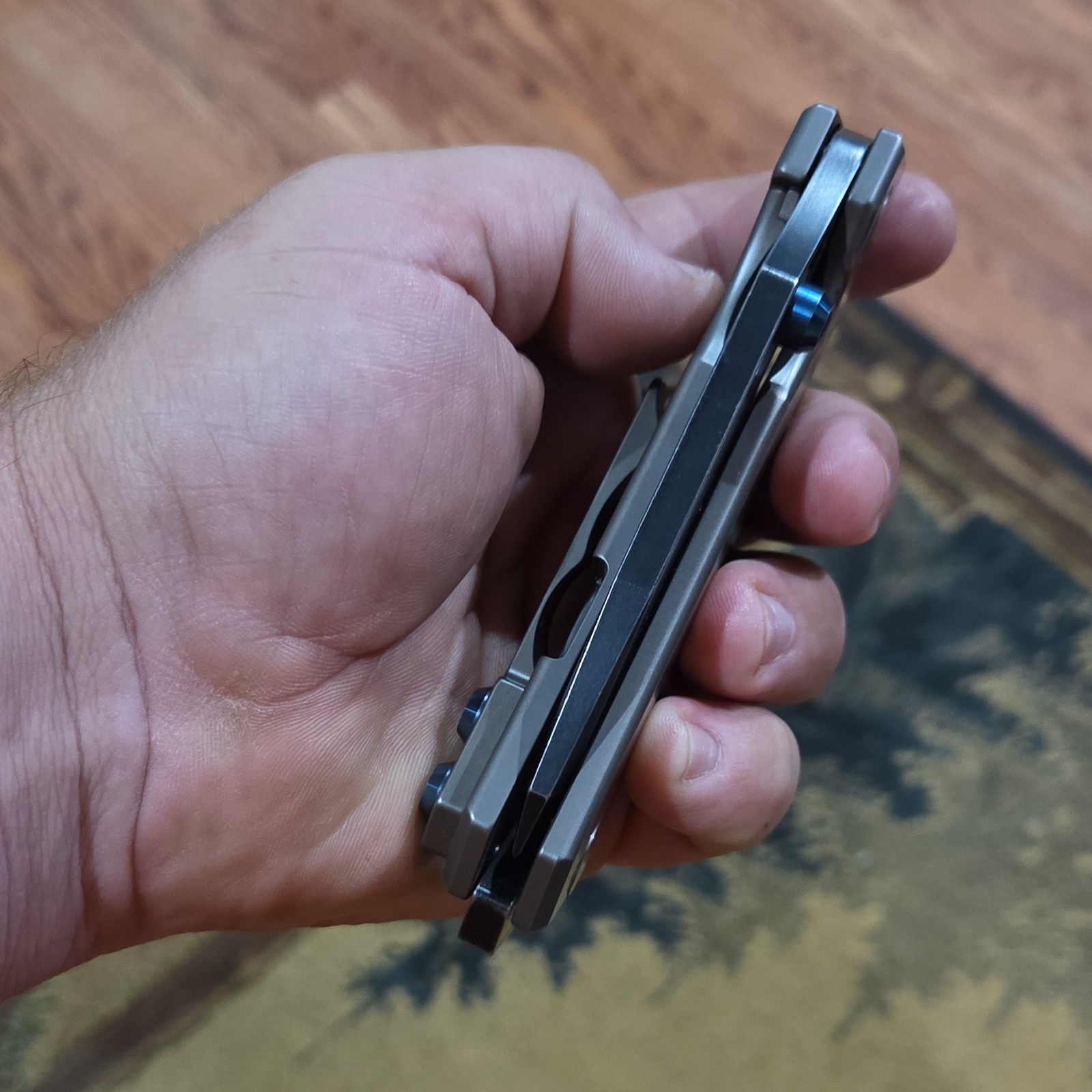 Manual Tanto Pocketknife Titanium Frame Lock Clip Gray Blue Skyke Clone