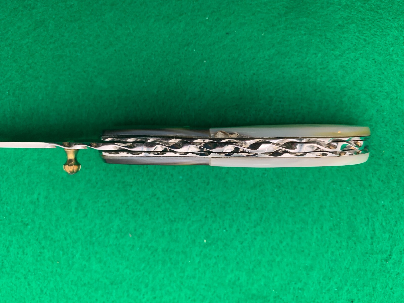 CUSTOM TAWEESAK KNIFE MOTHER OF PEARL / CASE NONE BETTER MUSEUM QUALITY) RARE 1
