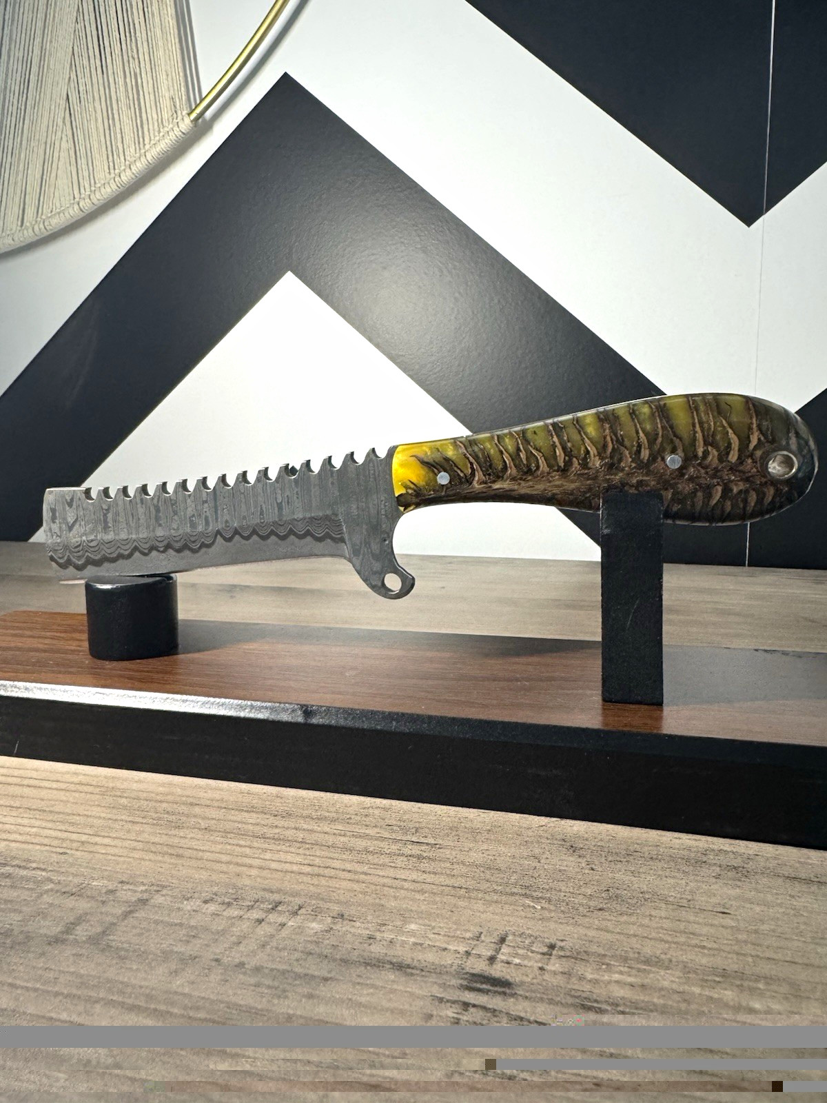 San Mai Damascus Bull Cutter, Pinecone Handle W/ Crocodile & Leather Sheath