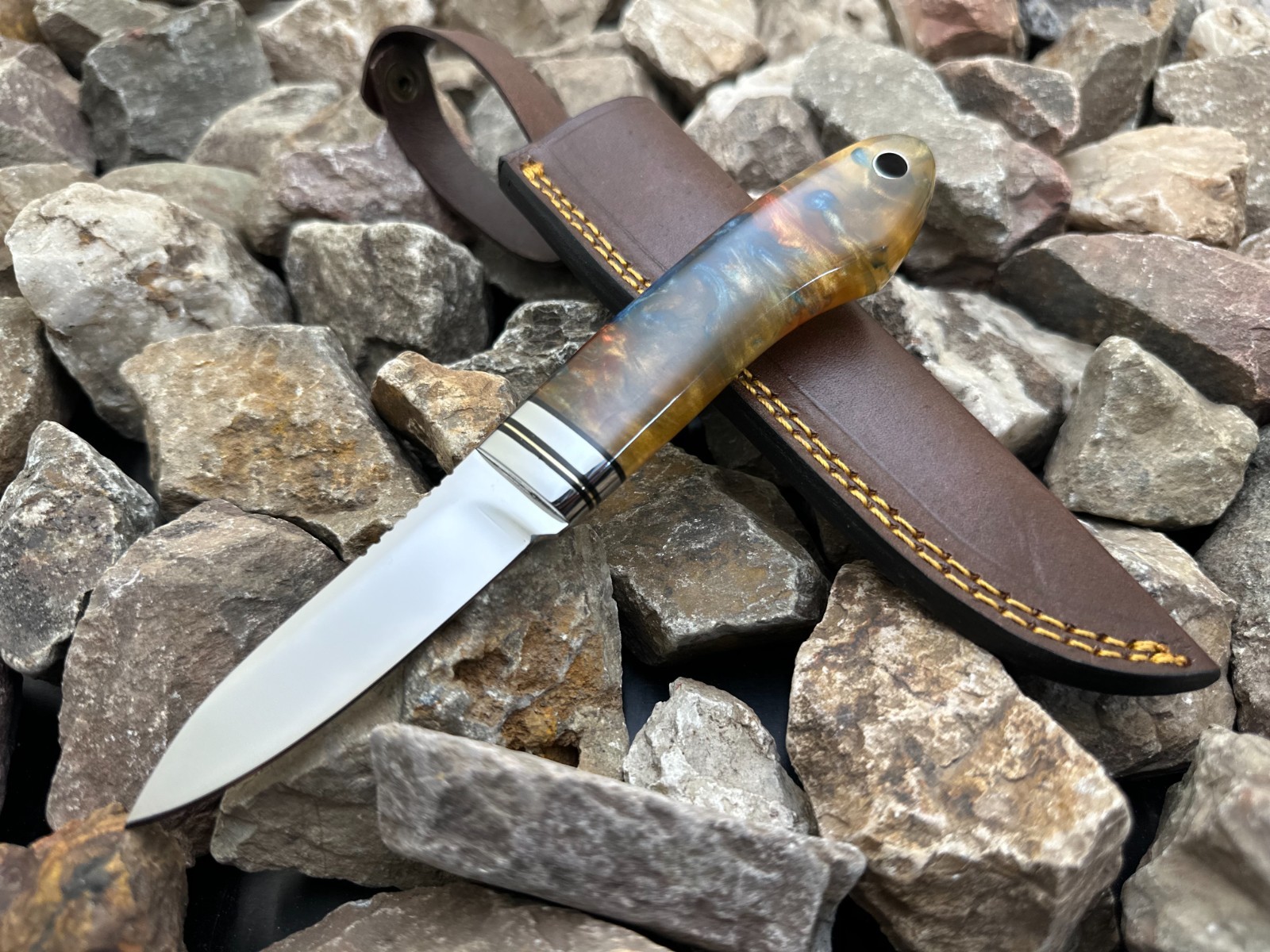 Custom Handmade Fixed Blade Hunting Outdoor EDC Knife W/ Burl Type Resin Handle