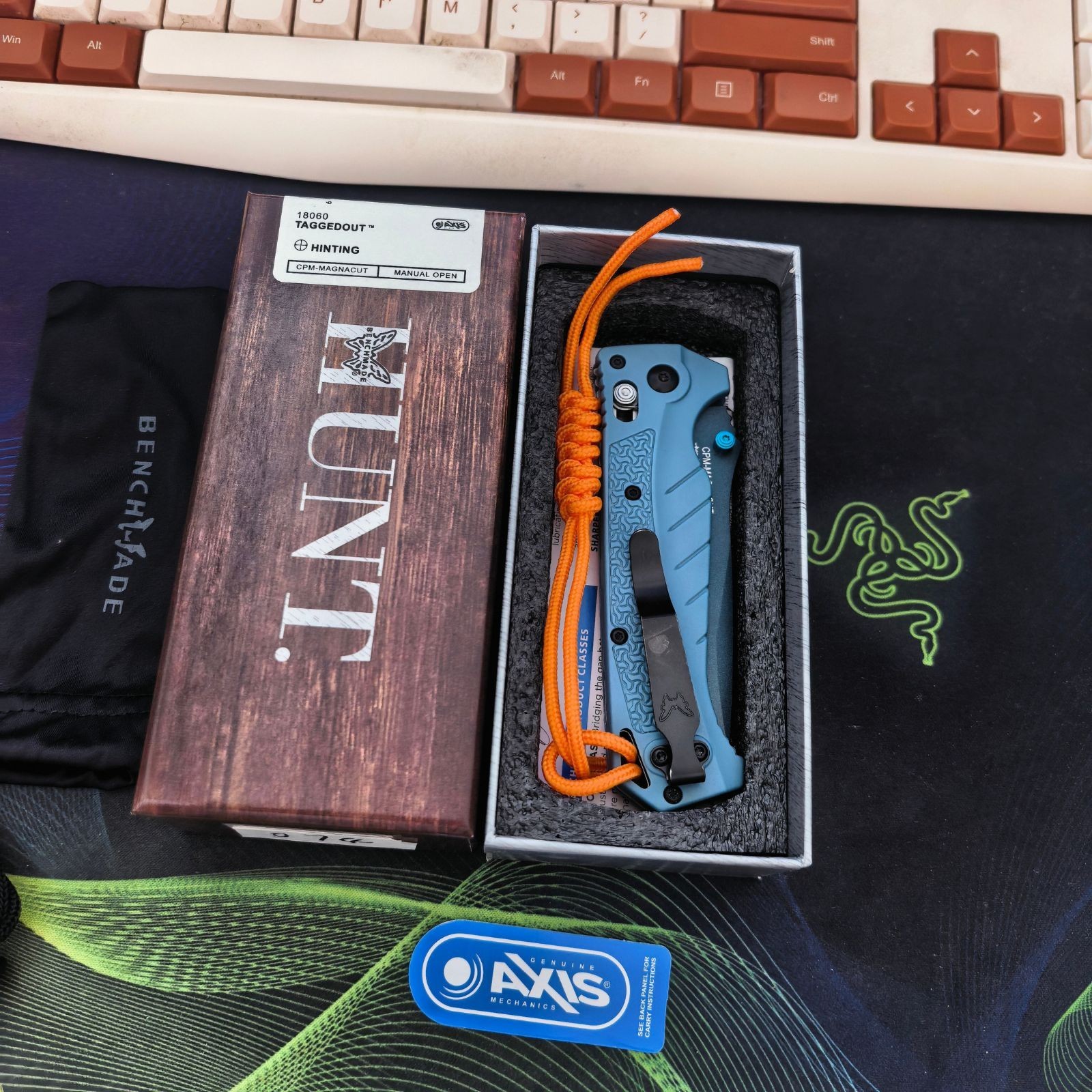 Benchmade Adira 18060 CPM-MagnaCut Depth Blue Grivory AXIS Fishing Knife