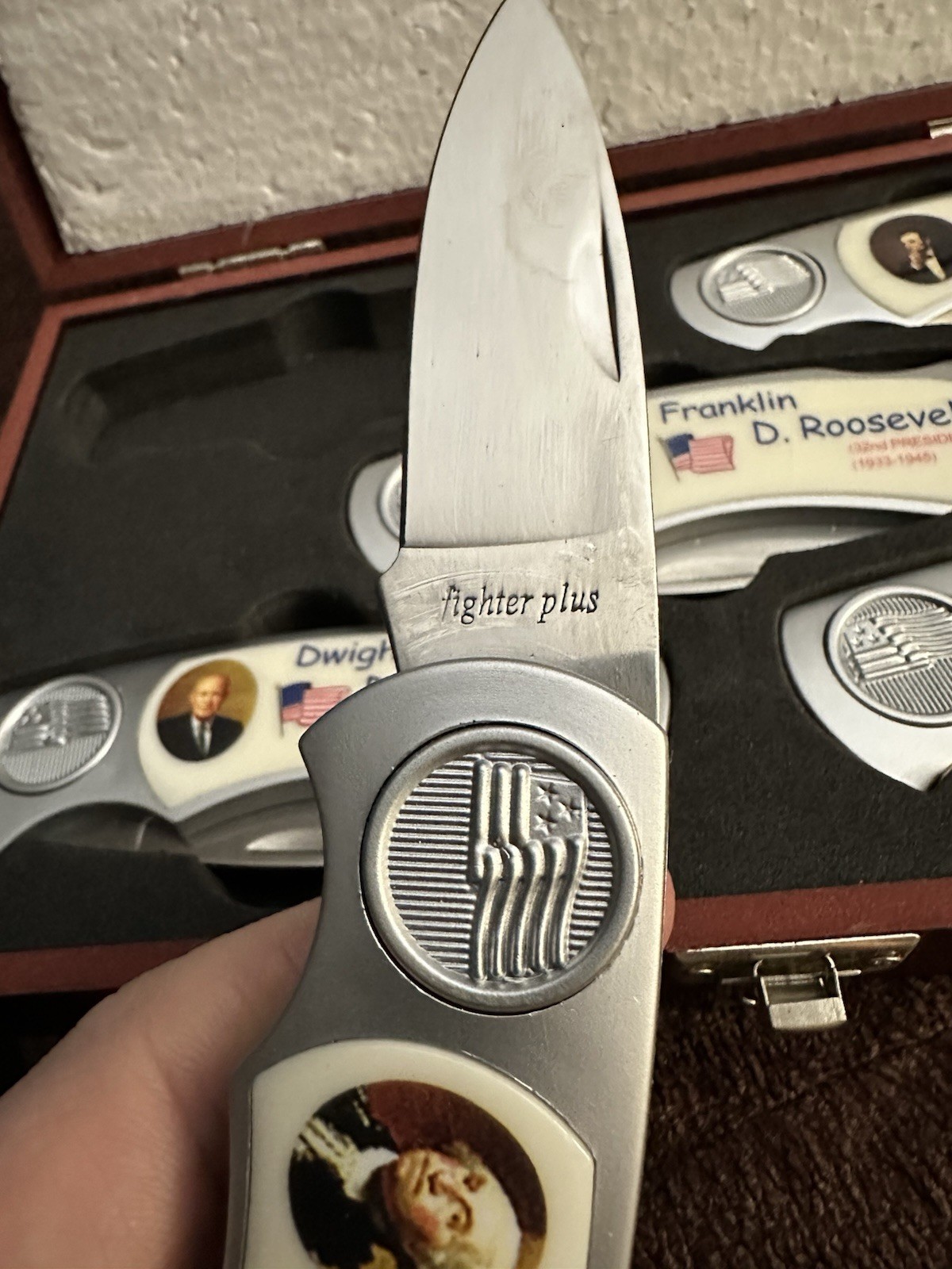 United States Presidents 5 Piece Commemorative Knife Set Wooden Case Never Used