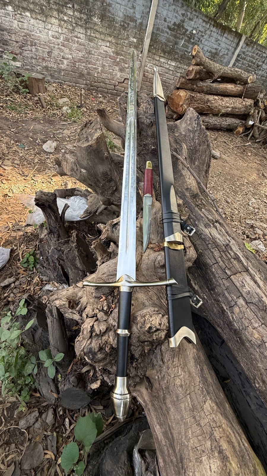 Custom Handmade Carbon Steel Blade Viking Sword , Hunting Sword , Medieval Sword