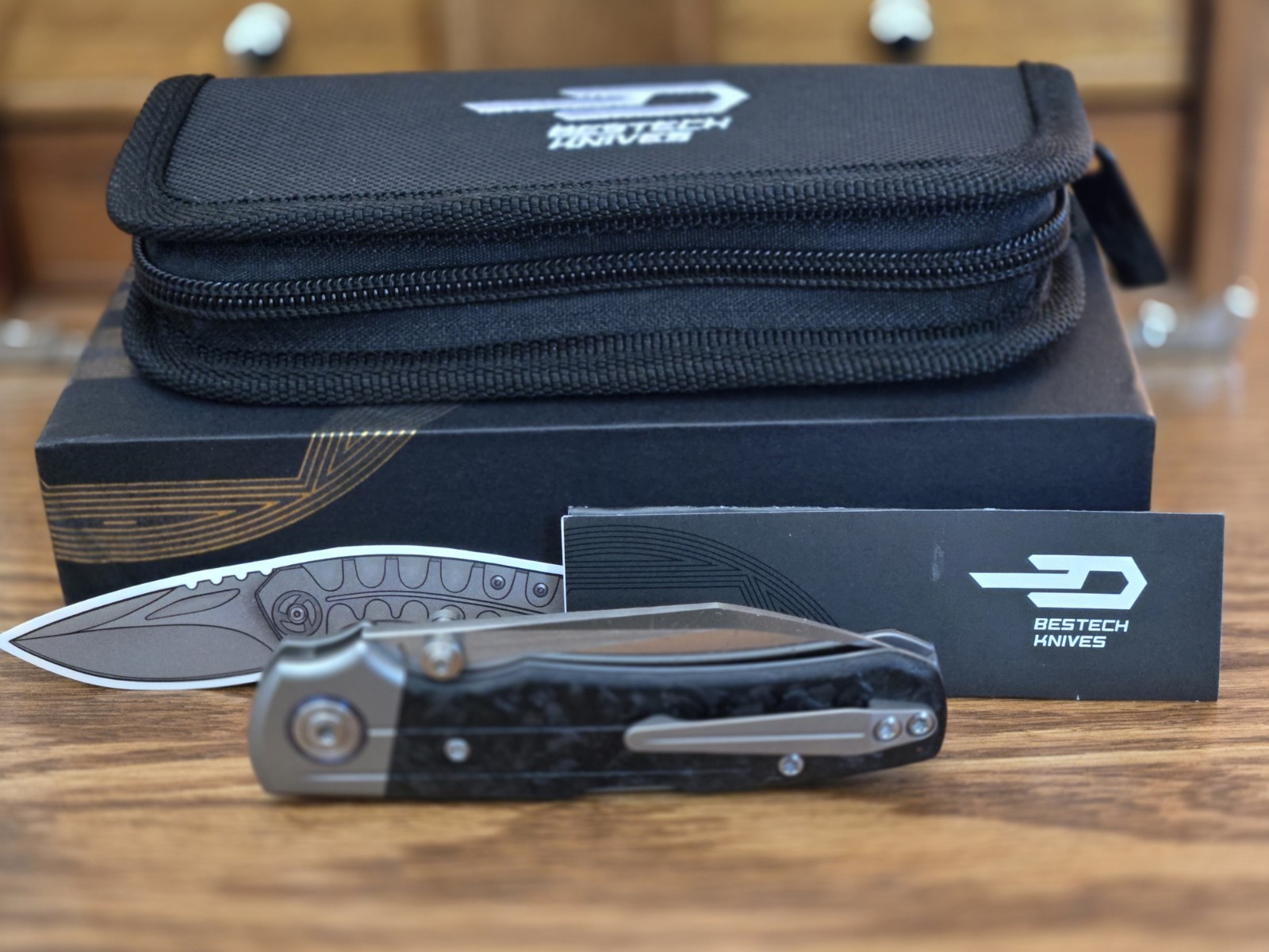 Bestech Knives Tonic M390 Carbon Fiber Folding Lockback Pocketknife BT2204D