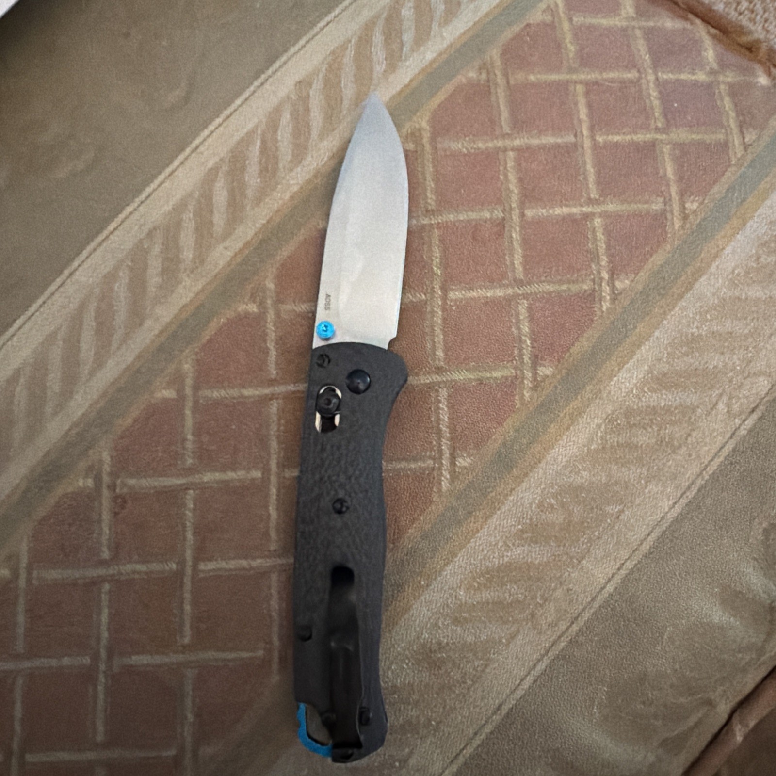 NEW Bugout 535 CPM-S90V Carbon Fiber AXIS Lock Folding Knife Free shippin