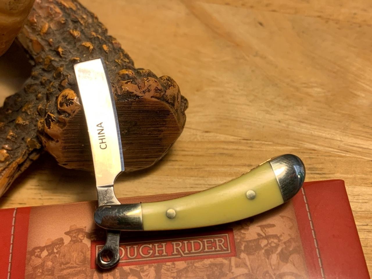 Rough Rider 2″ Tiny Razor Yellow Synthetic Pocket Knife with Lanyard Loop RR1362