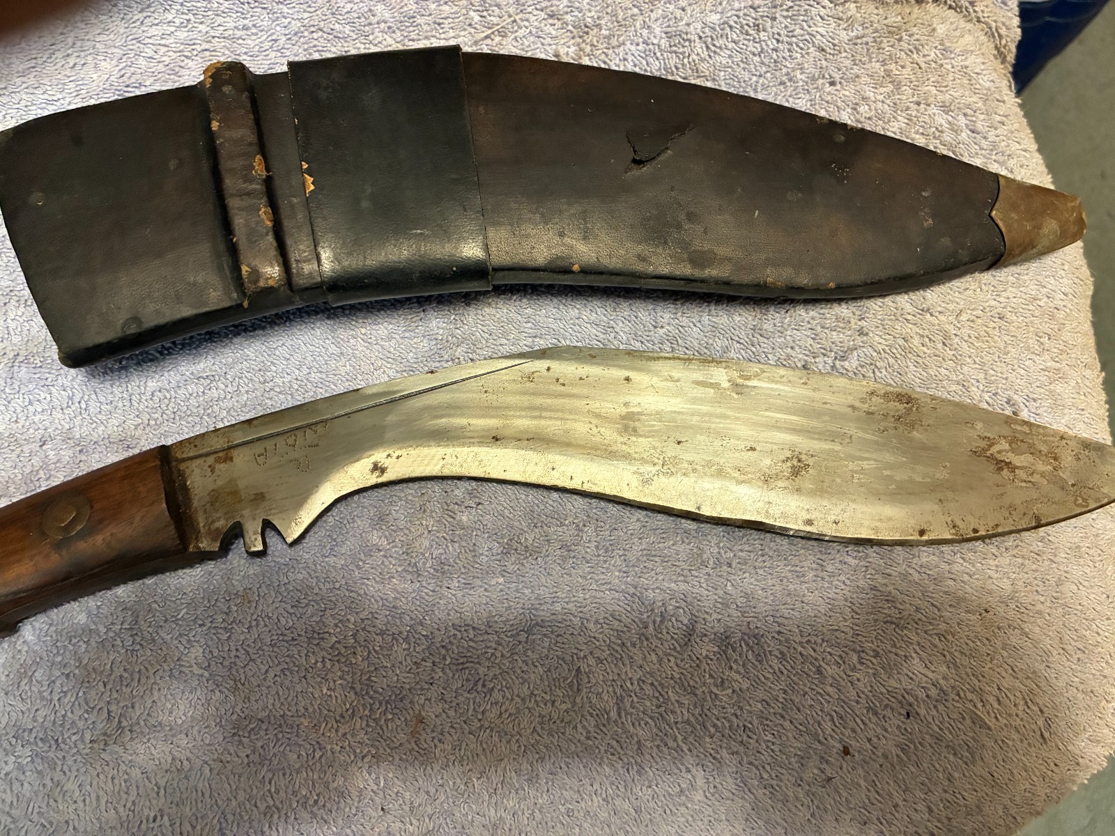 Vintage India GURKHA KUKRI Fighting Knife 12″ Blade And Original Sheath
