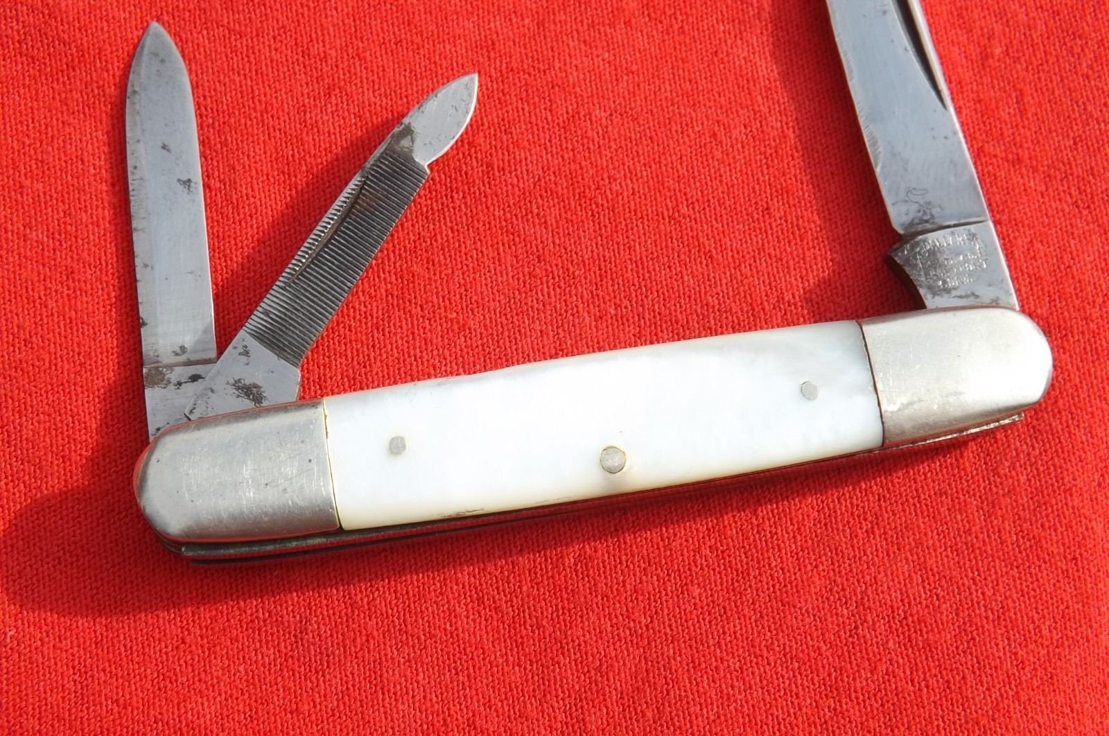 Vintage Challenge Cut Co Bridgeport Conn 3 Blade Mother Of Pearl Knife WHITTLER