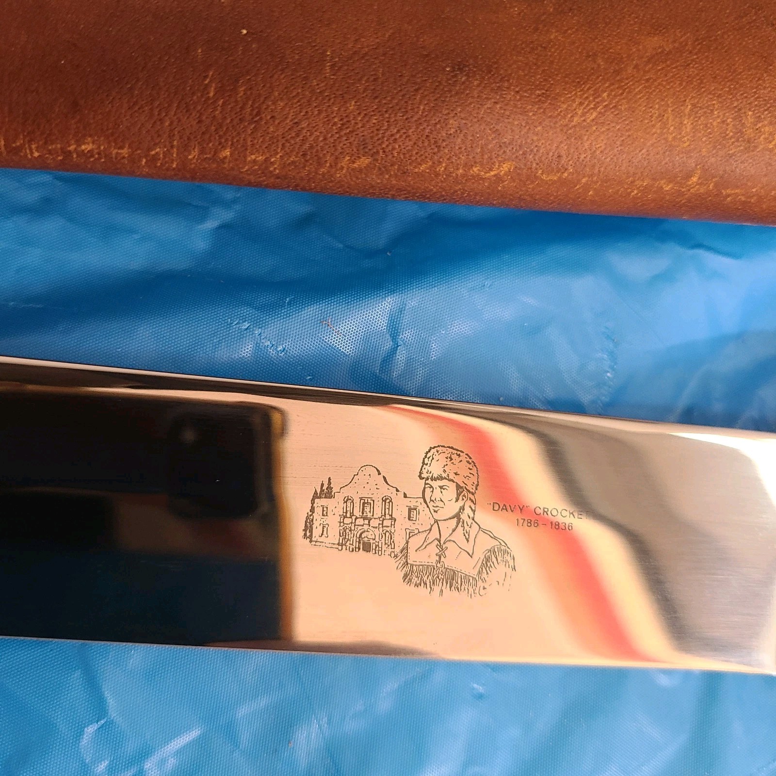 Davy Crockett Carvel Hall USA Commemorative Reproduction Bowie Knife 15″ 1976